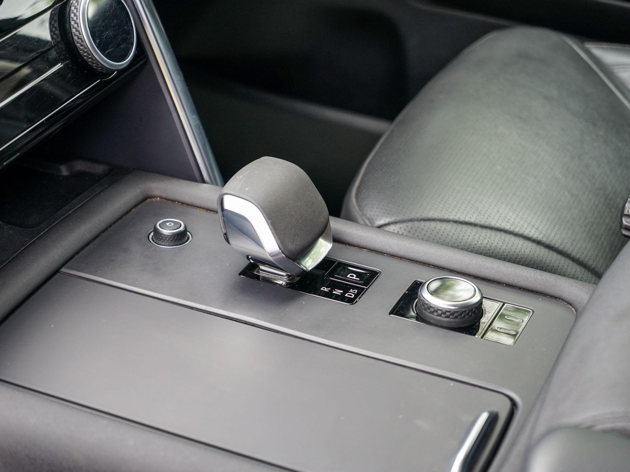 Land Rover Discovery 3 view 17