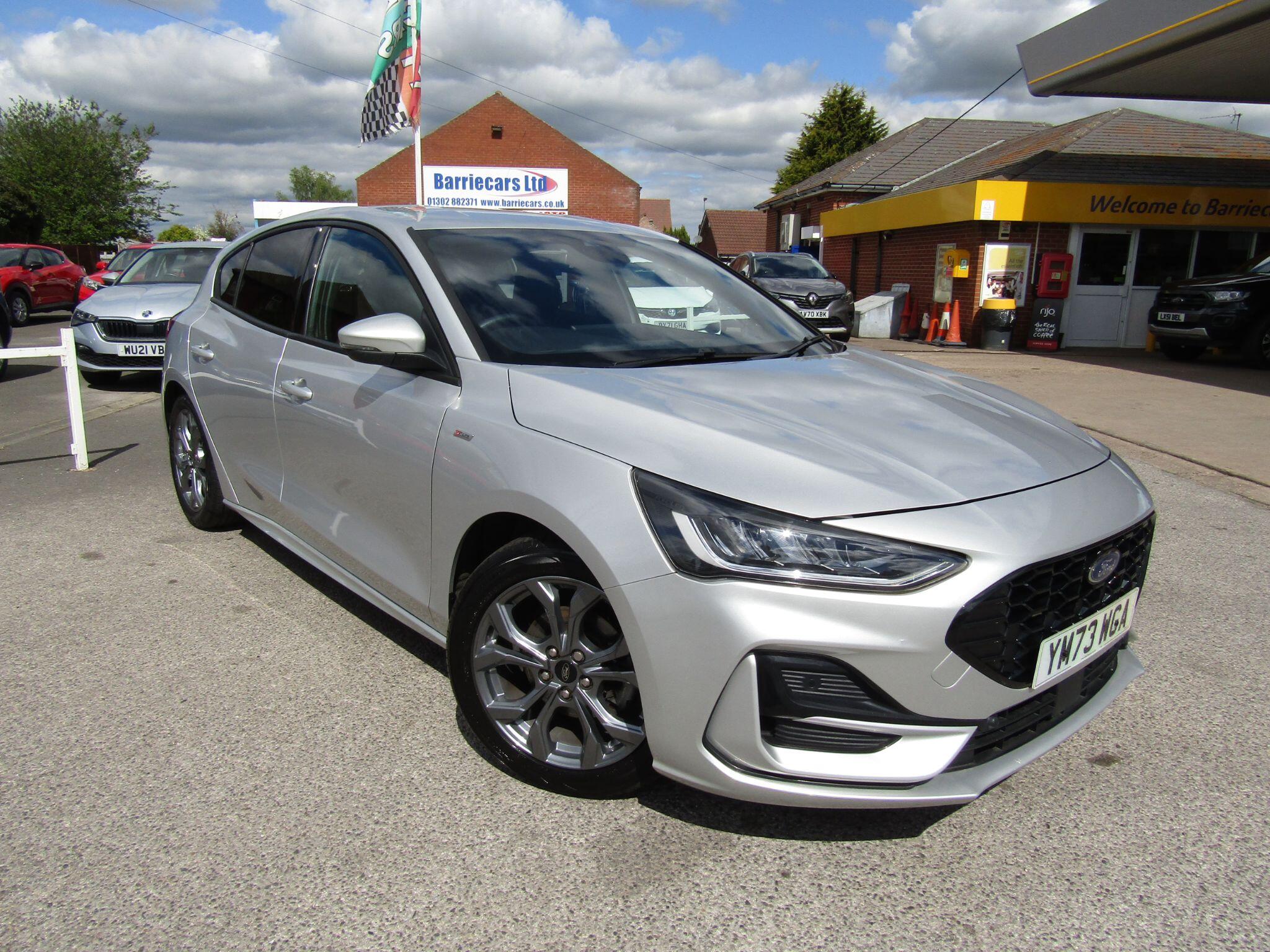 Ford Focus view 2