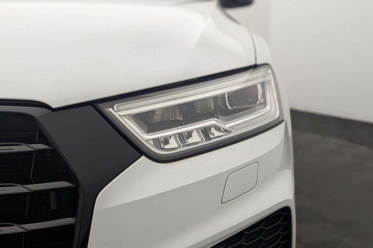 Audi Q3 view 47