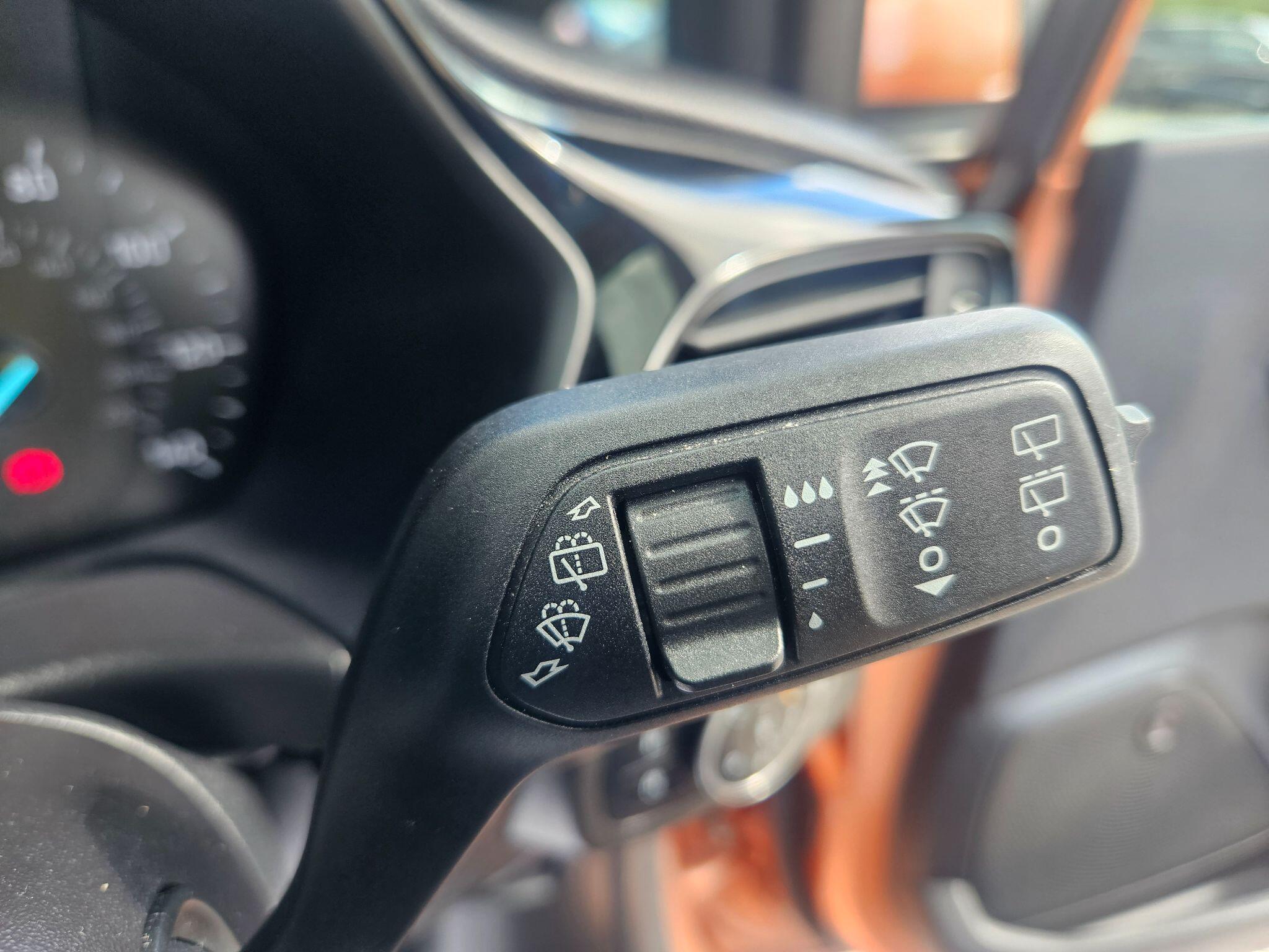 2017 Ford Fiesta image 33
