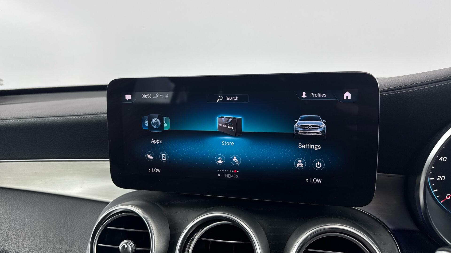 Mercedes-Benz GLC view 29