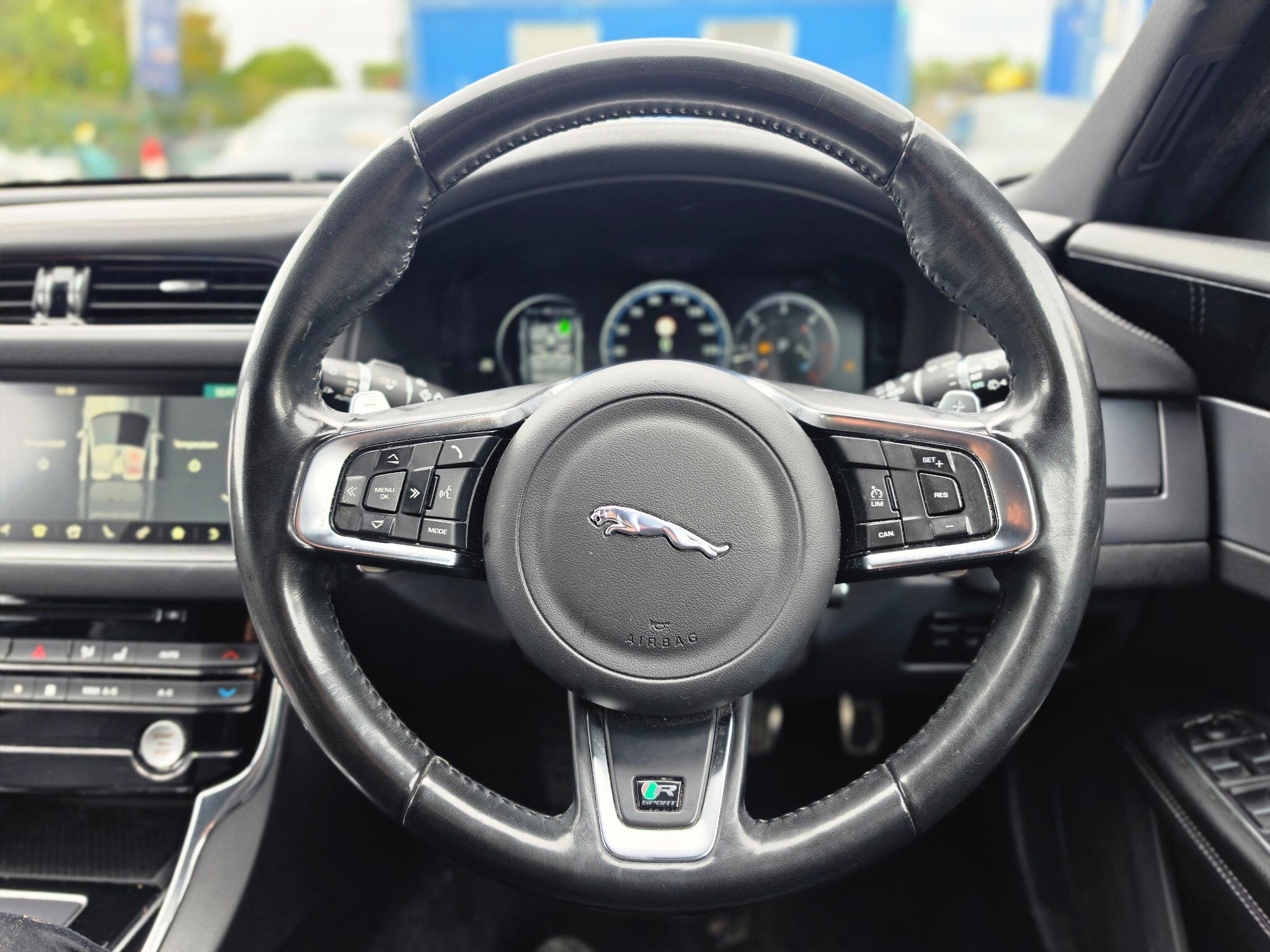 Jaguar XF view 12