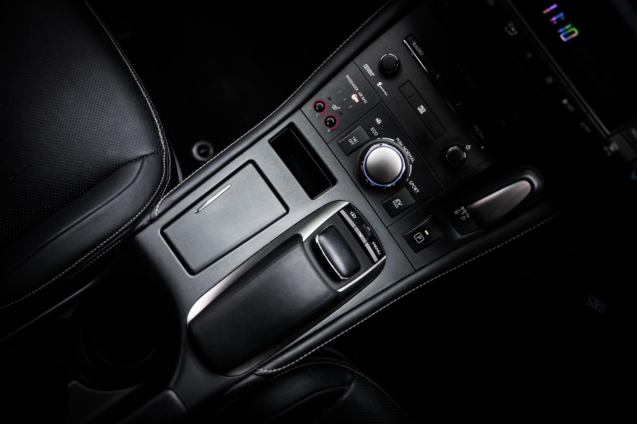 Lexus CT view 5