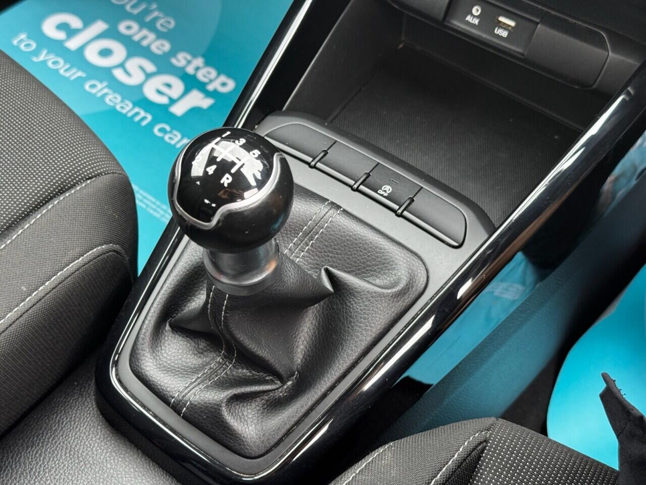 Kia Rio view 39