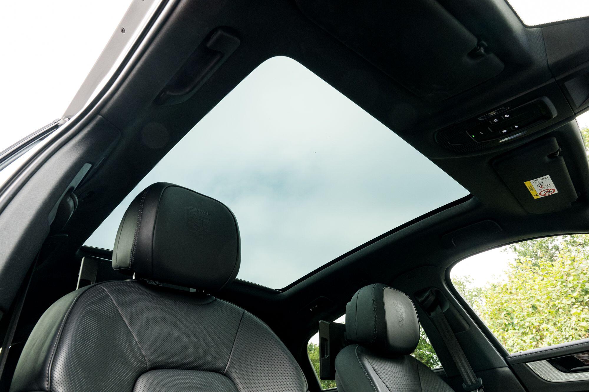 Porsche Cayenne view 58