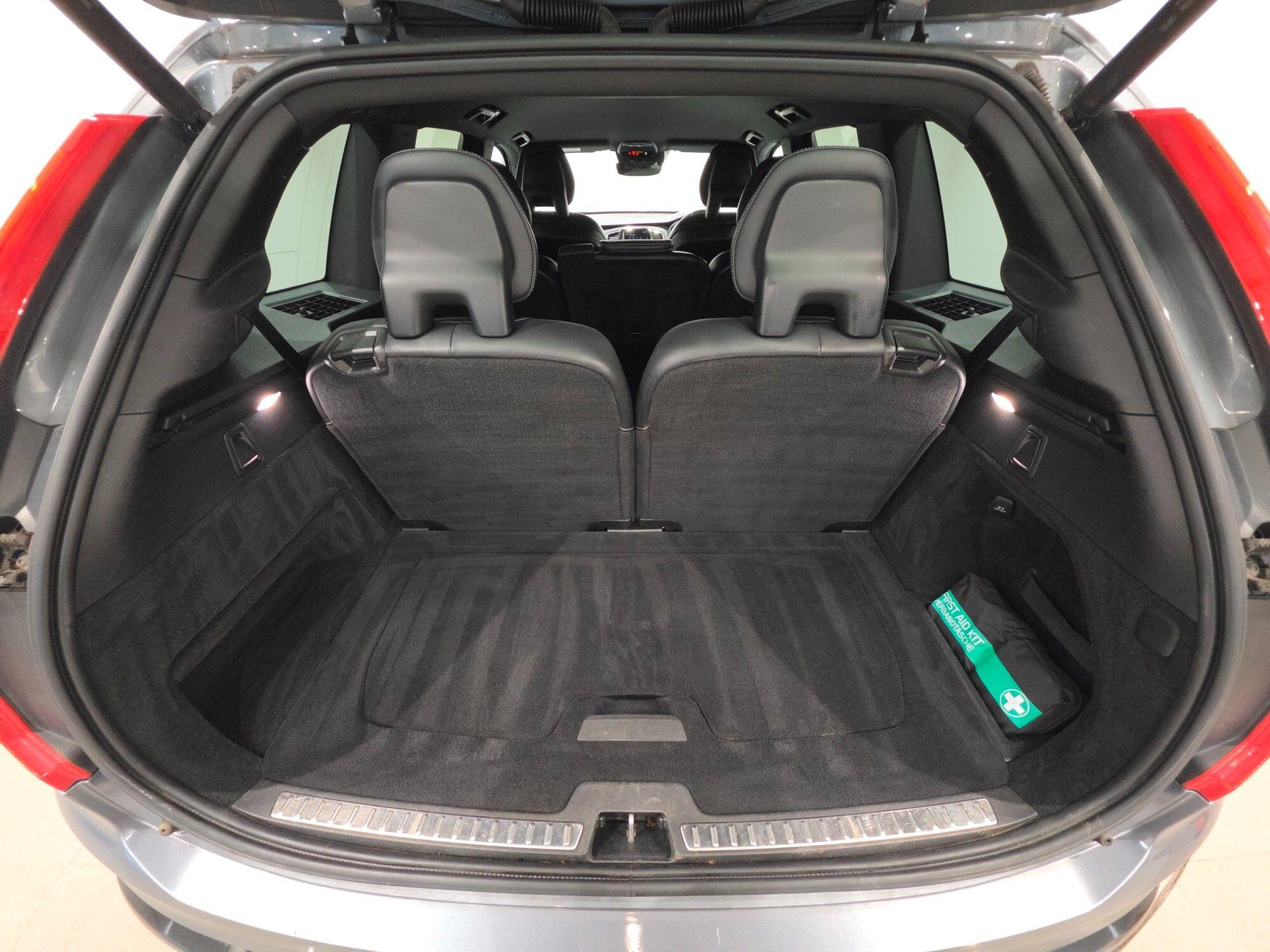 Volvo XC90 view 47