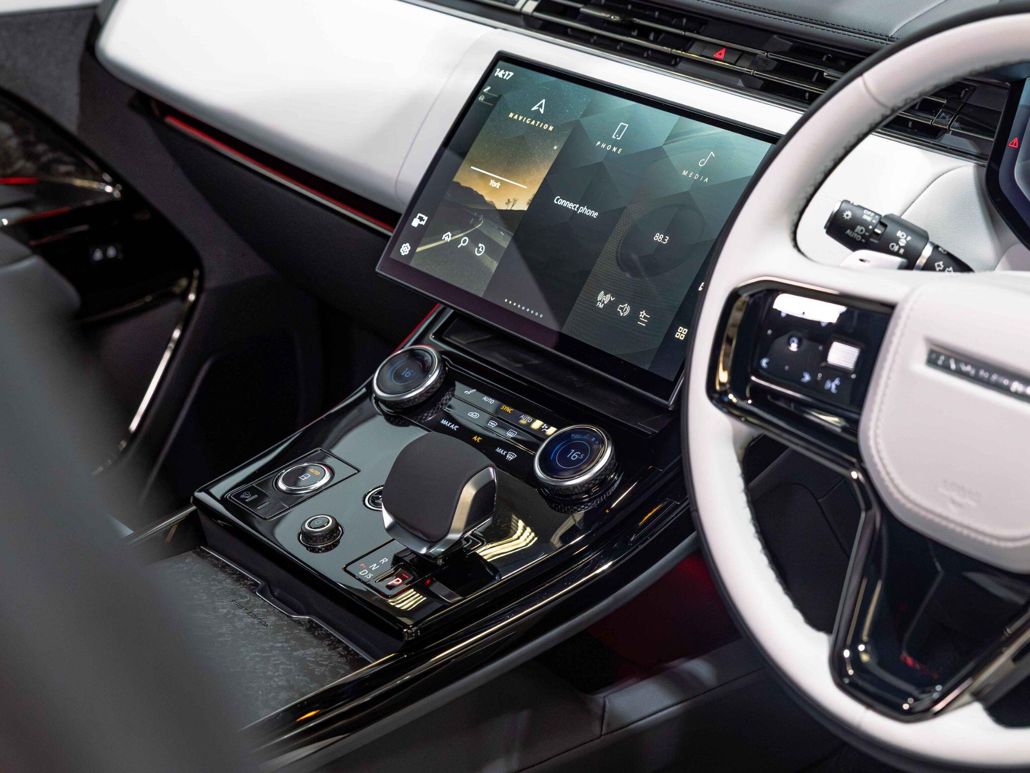 Land Rover Range Rover Sport view 26