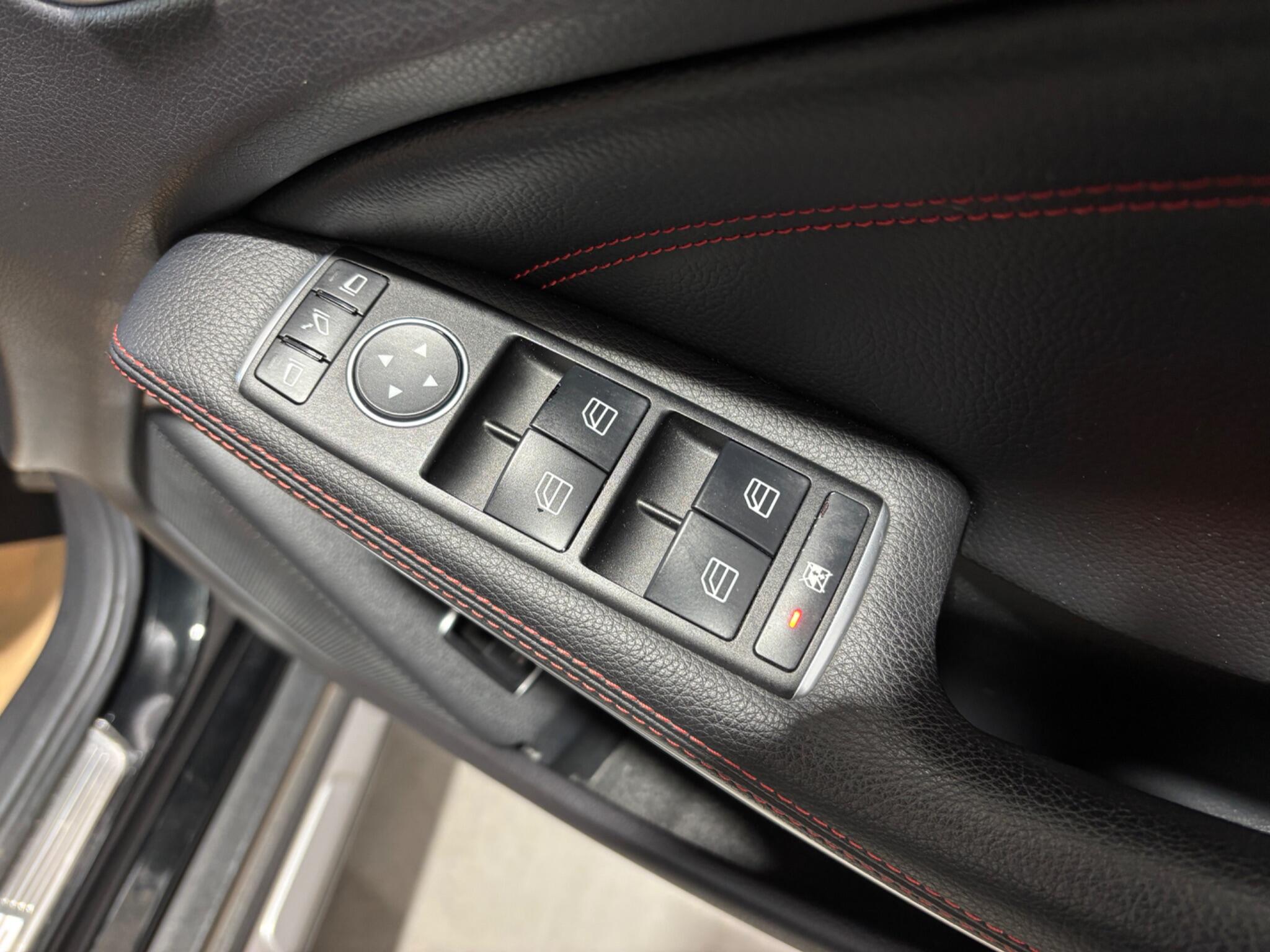 Mercedes-Benz Gla view 25