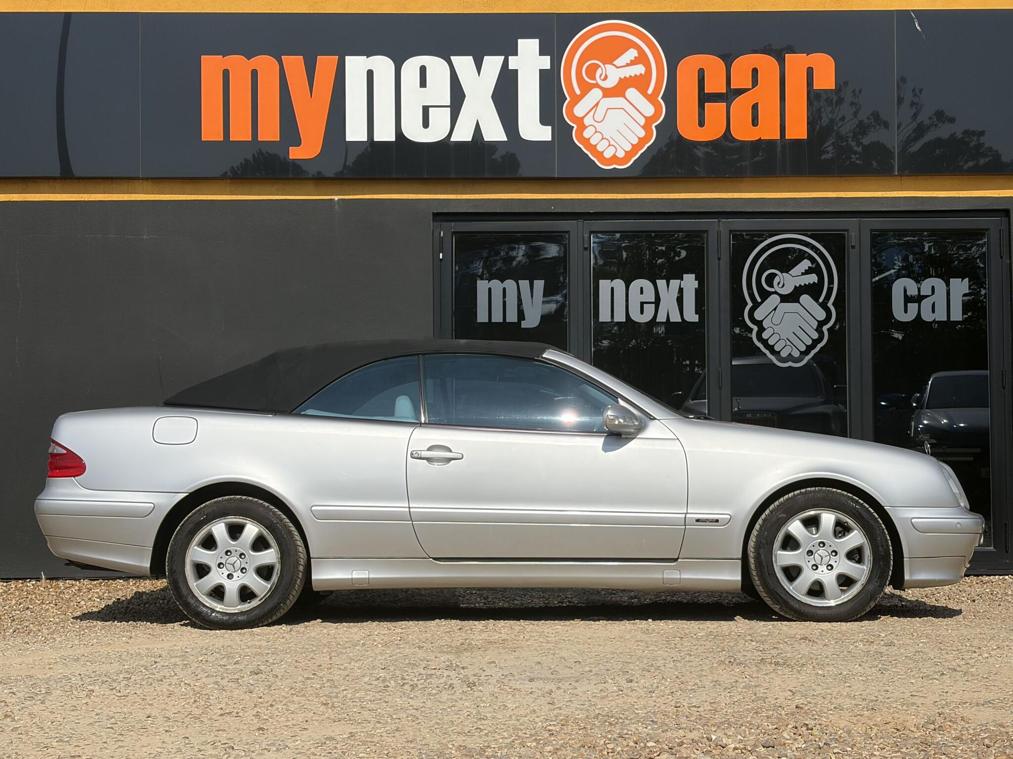 Mercedes-Benz CLK view 12