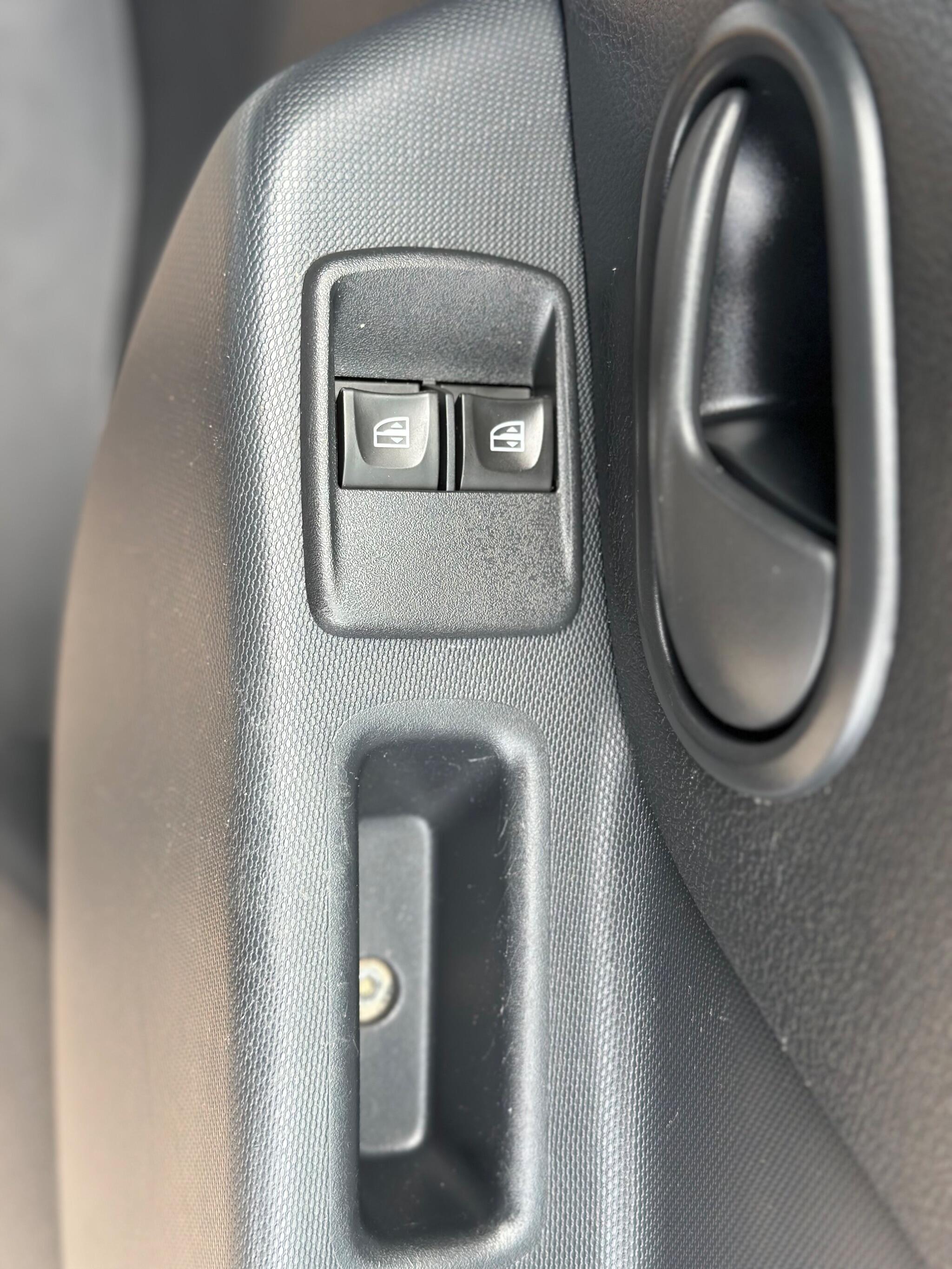 Dacia Sandero view 48