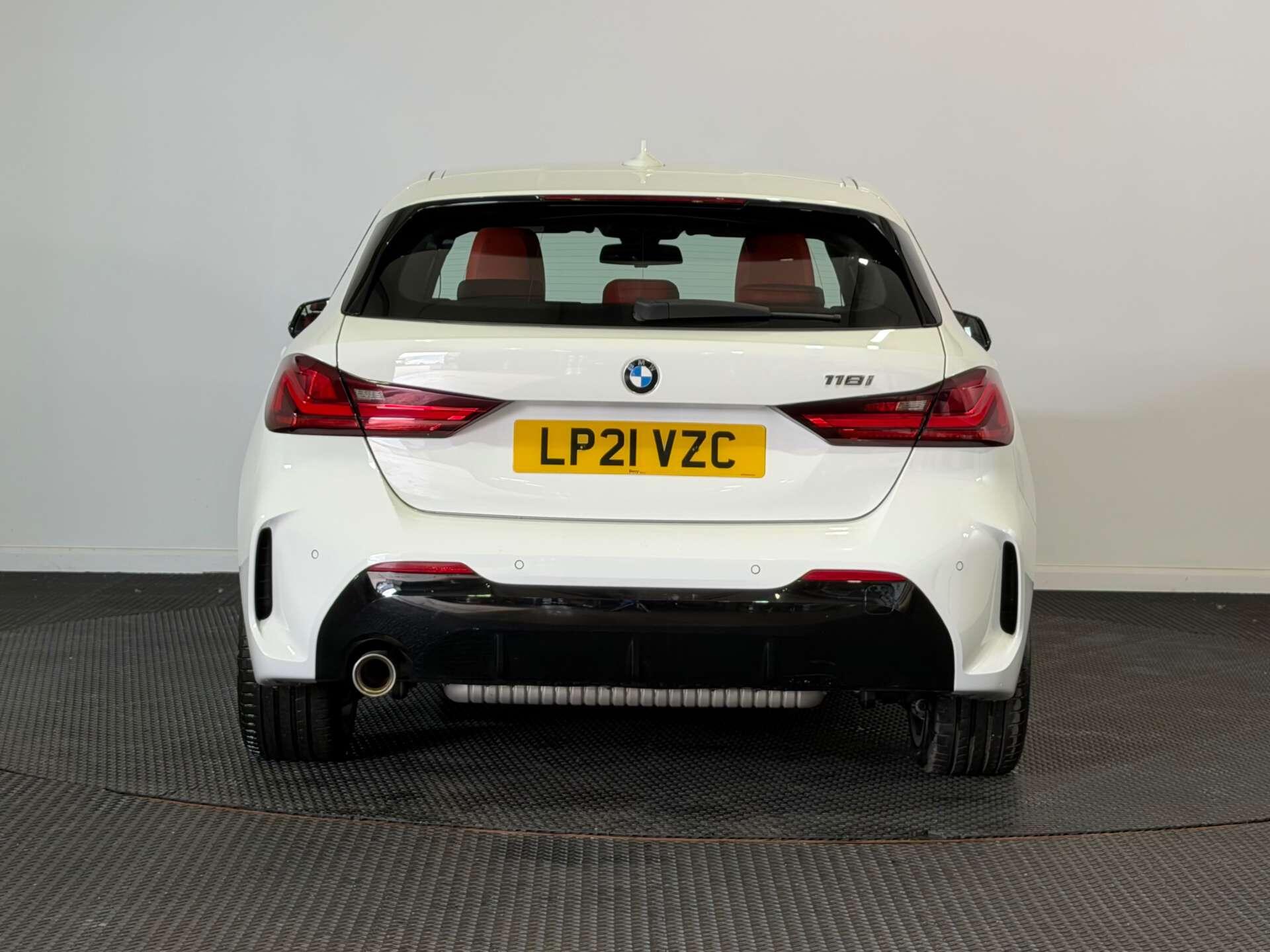 BMW 1 Series view 6