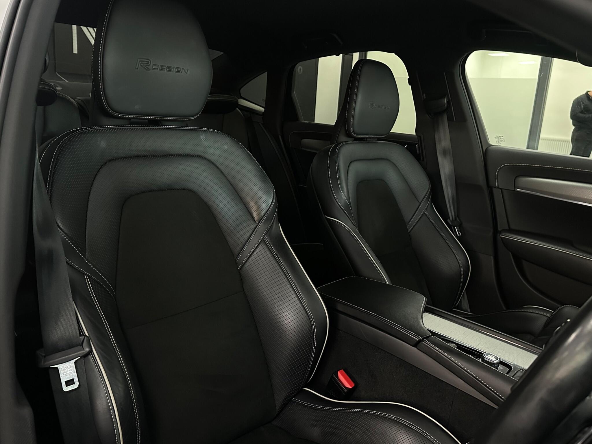 Volvo S90 view 22