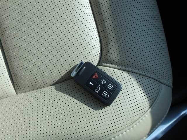 Volvo XC70 view 13