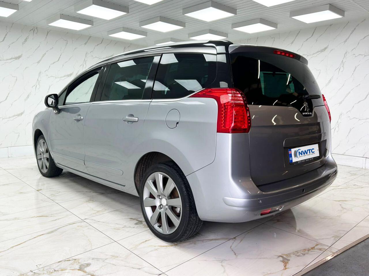 Peugeot 5008 view 8