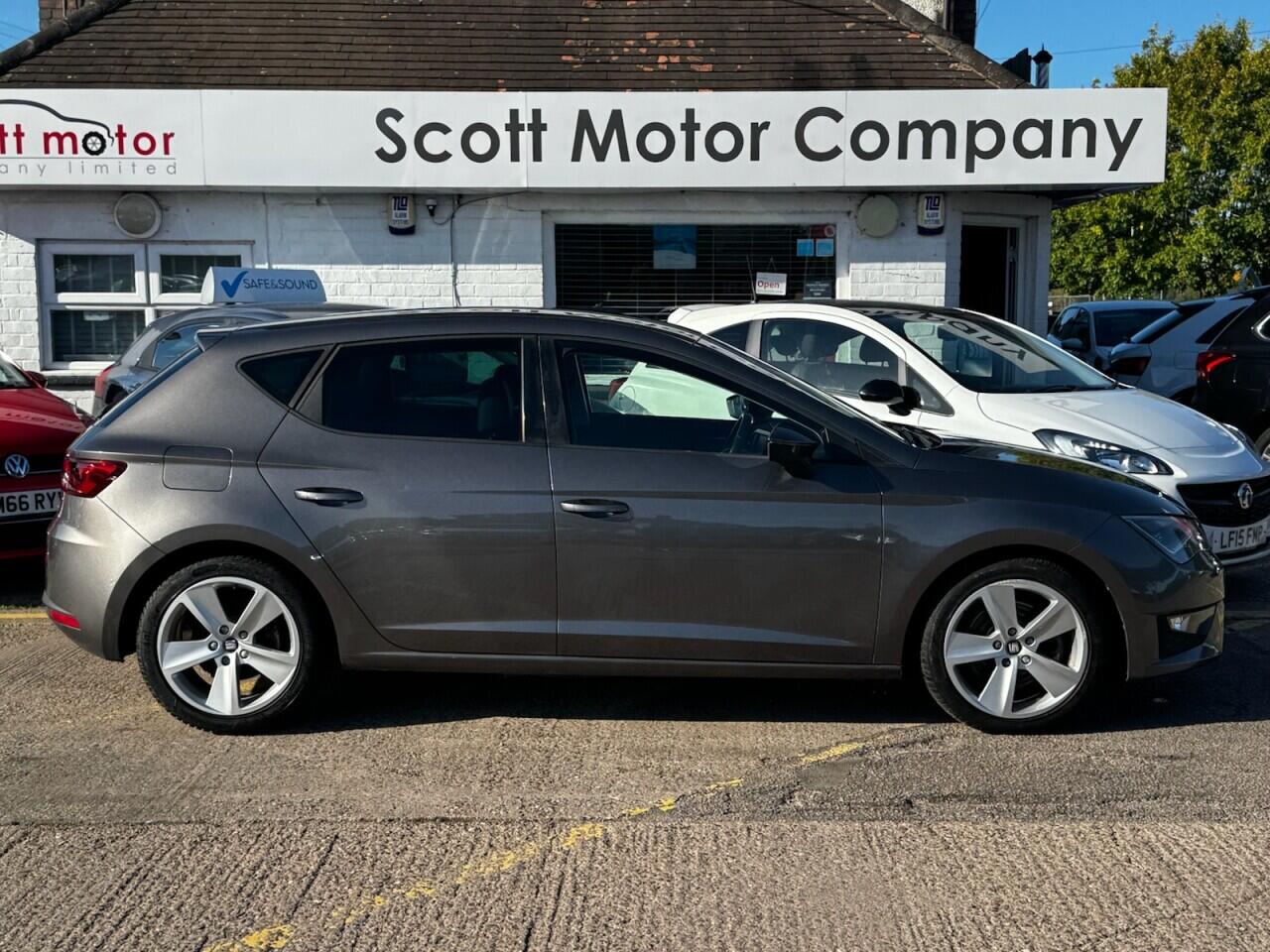 Seat Leon view 9