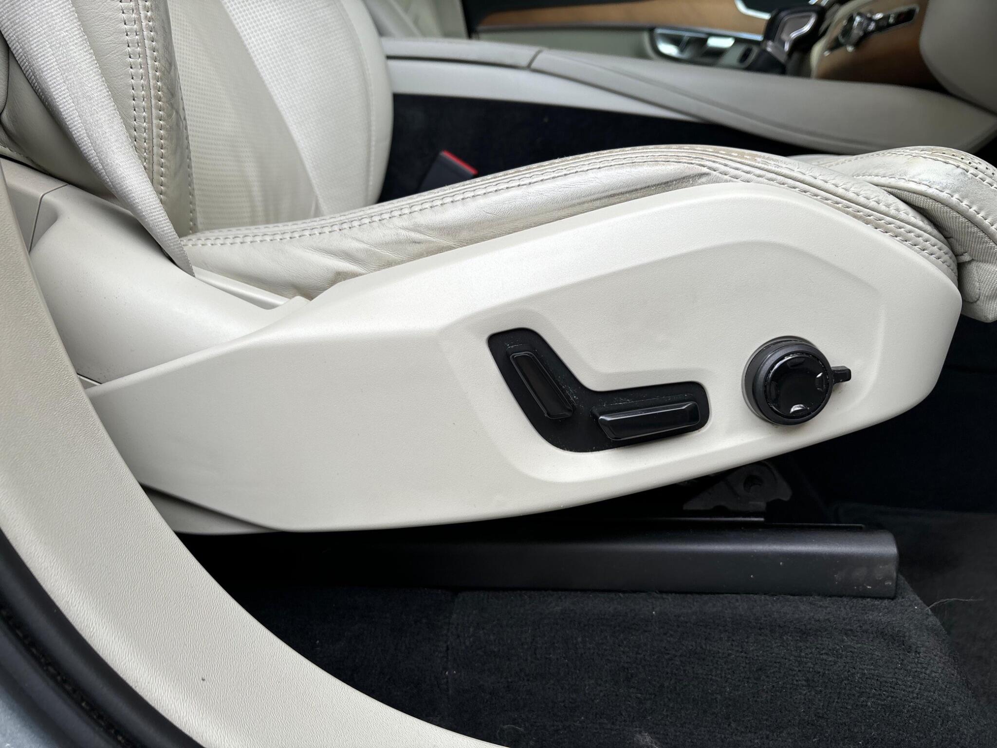 Volvo XC90 view 15