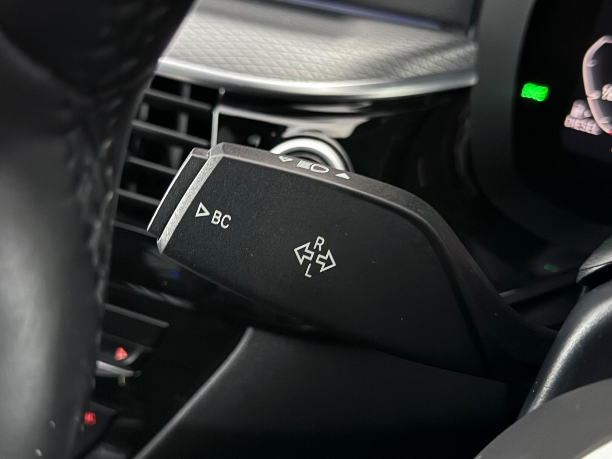 BMW 5 Series view 18