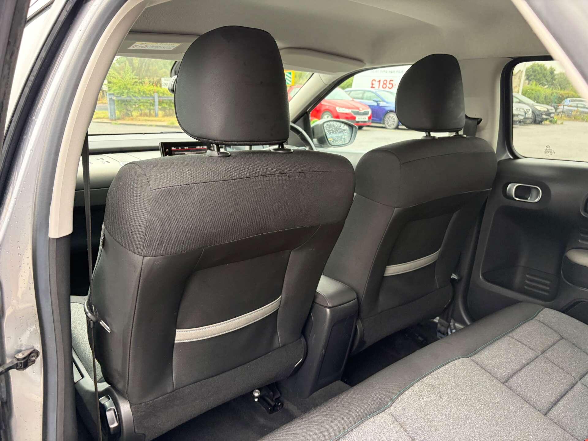 Citroen C4 Cactus view 21