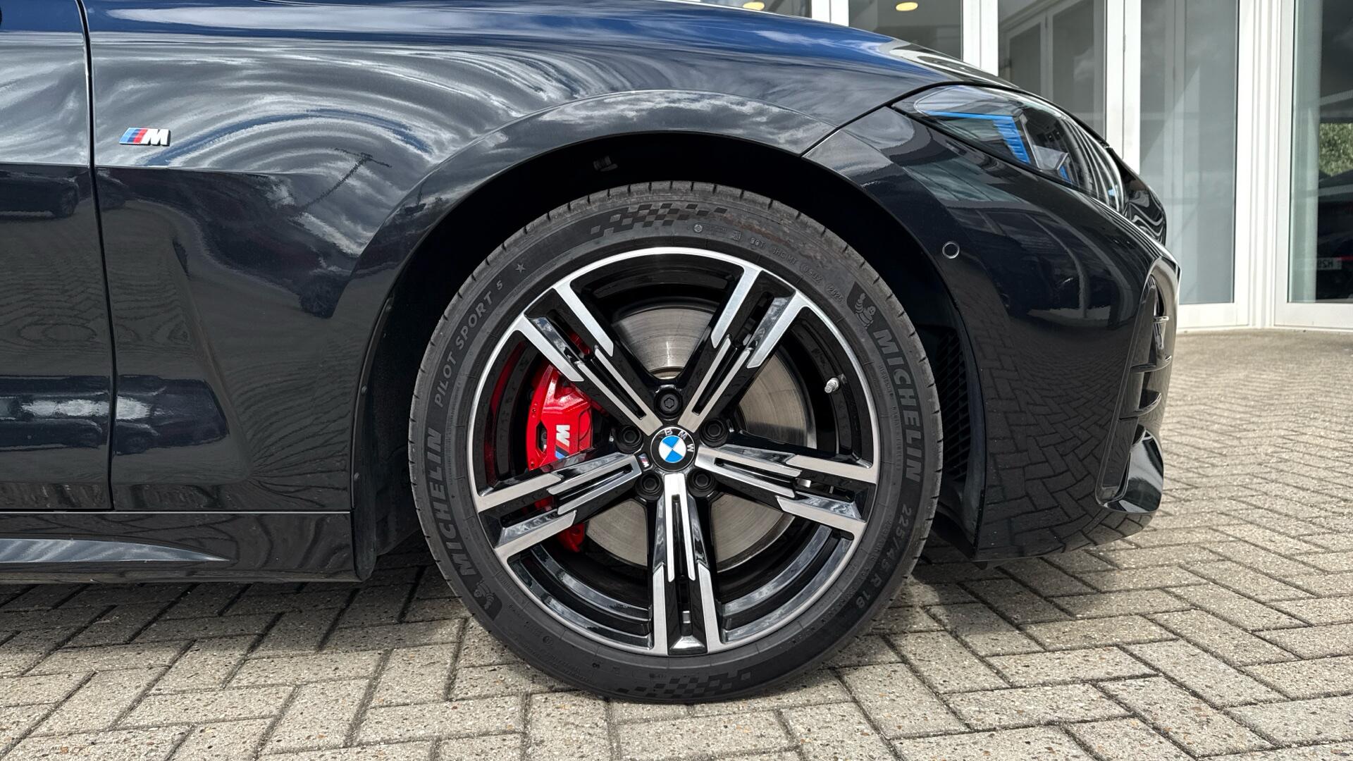 BMW 4 Series view 14