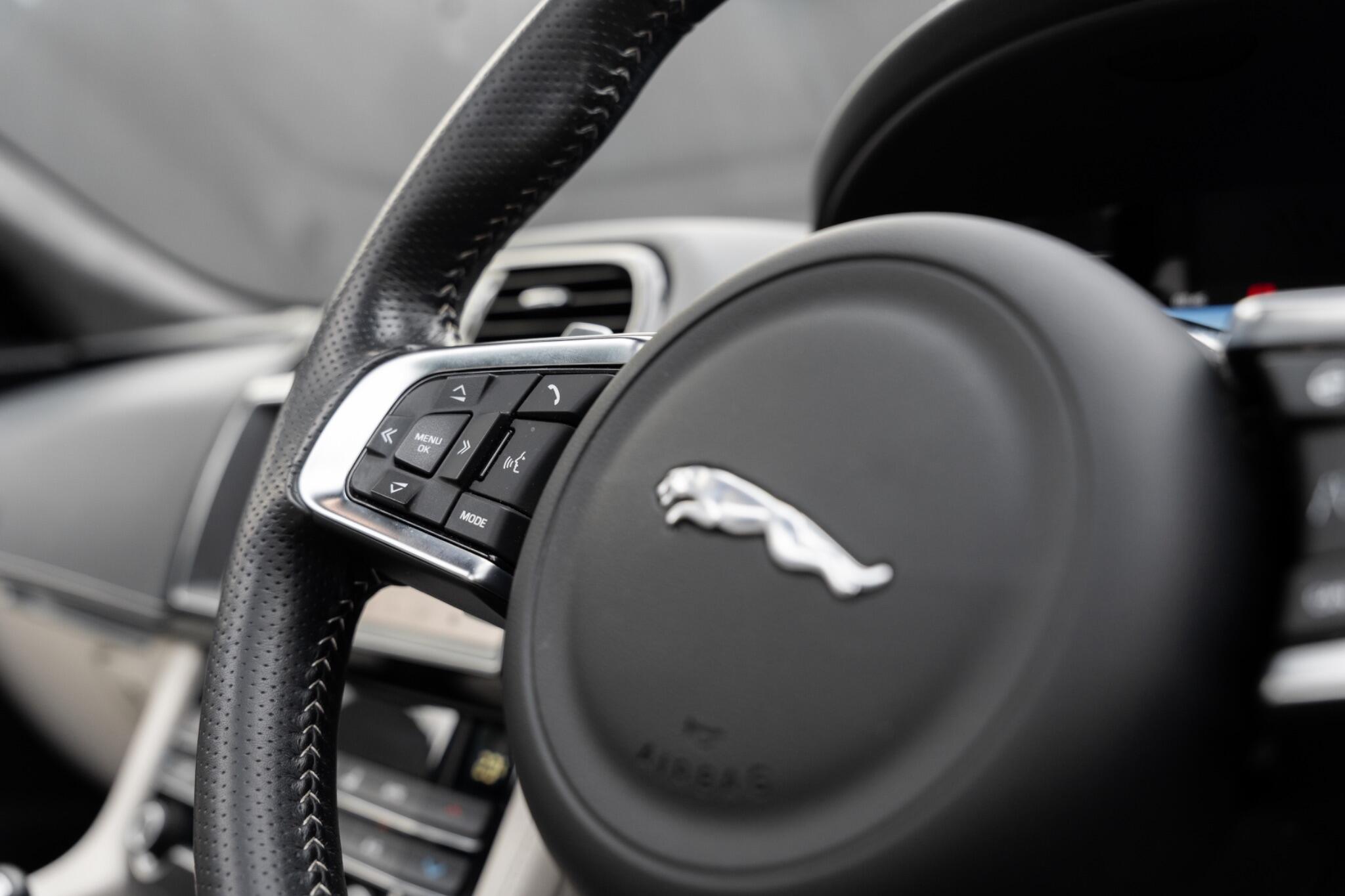 Jaguar F-Pace view 44