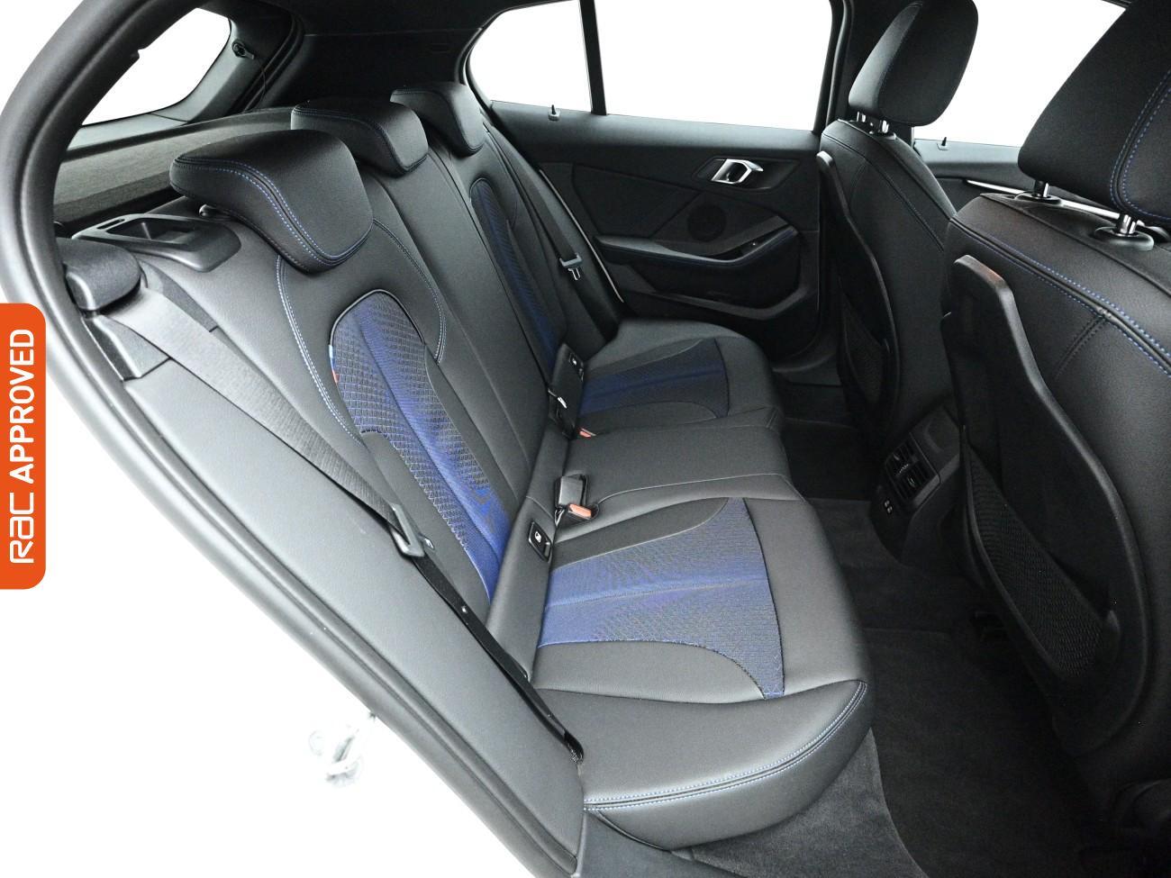 BMW 1 Series view 13