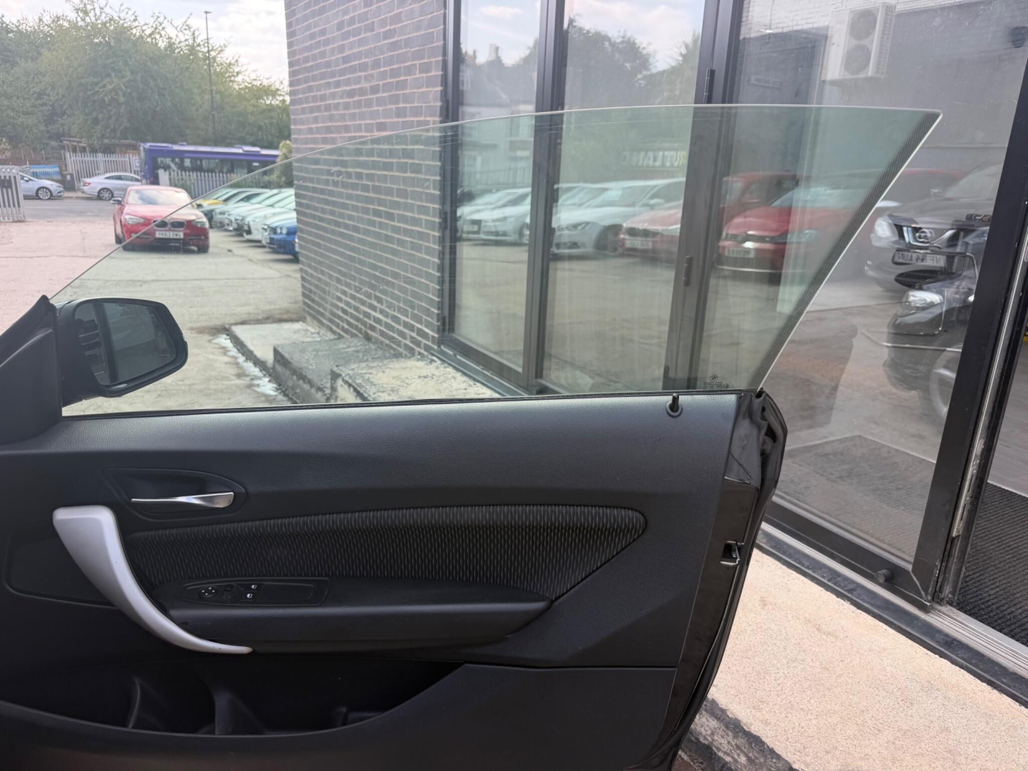 BMW 1 Series view 9