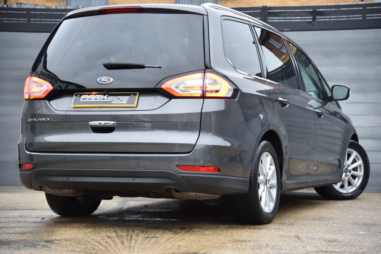 Ford Galaxy view 9
