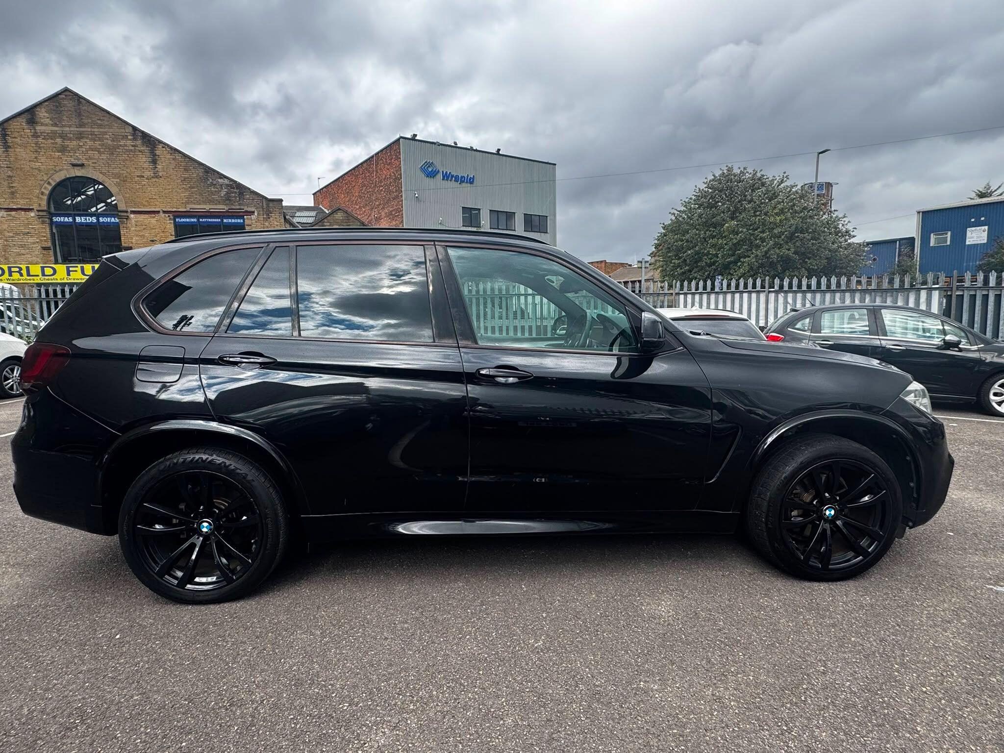 BMW X5 view 6