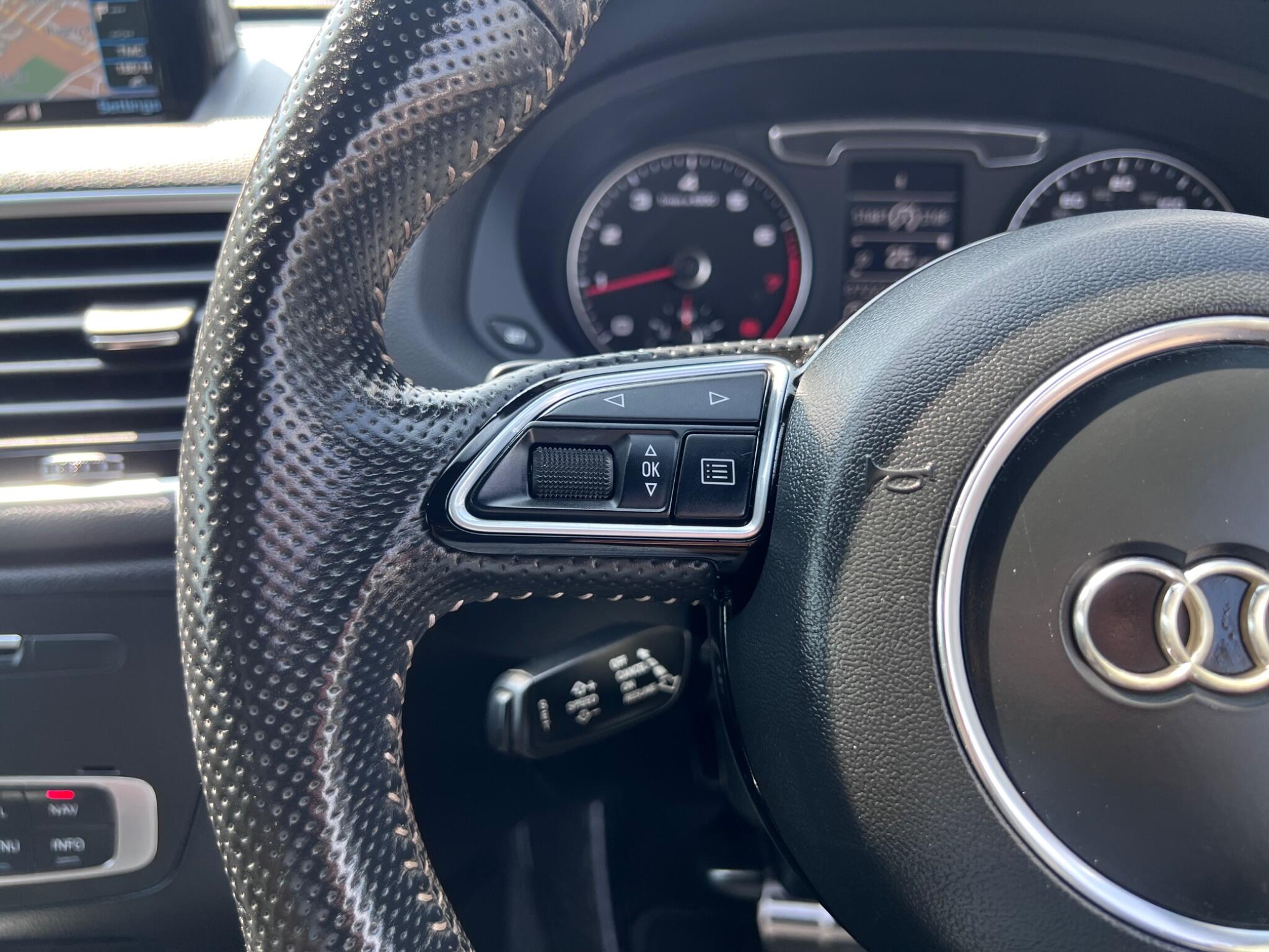 Audi Q3 view 21