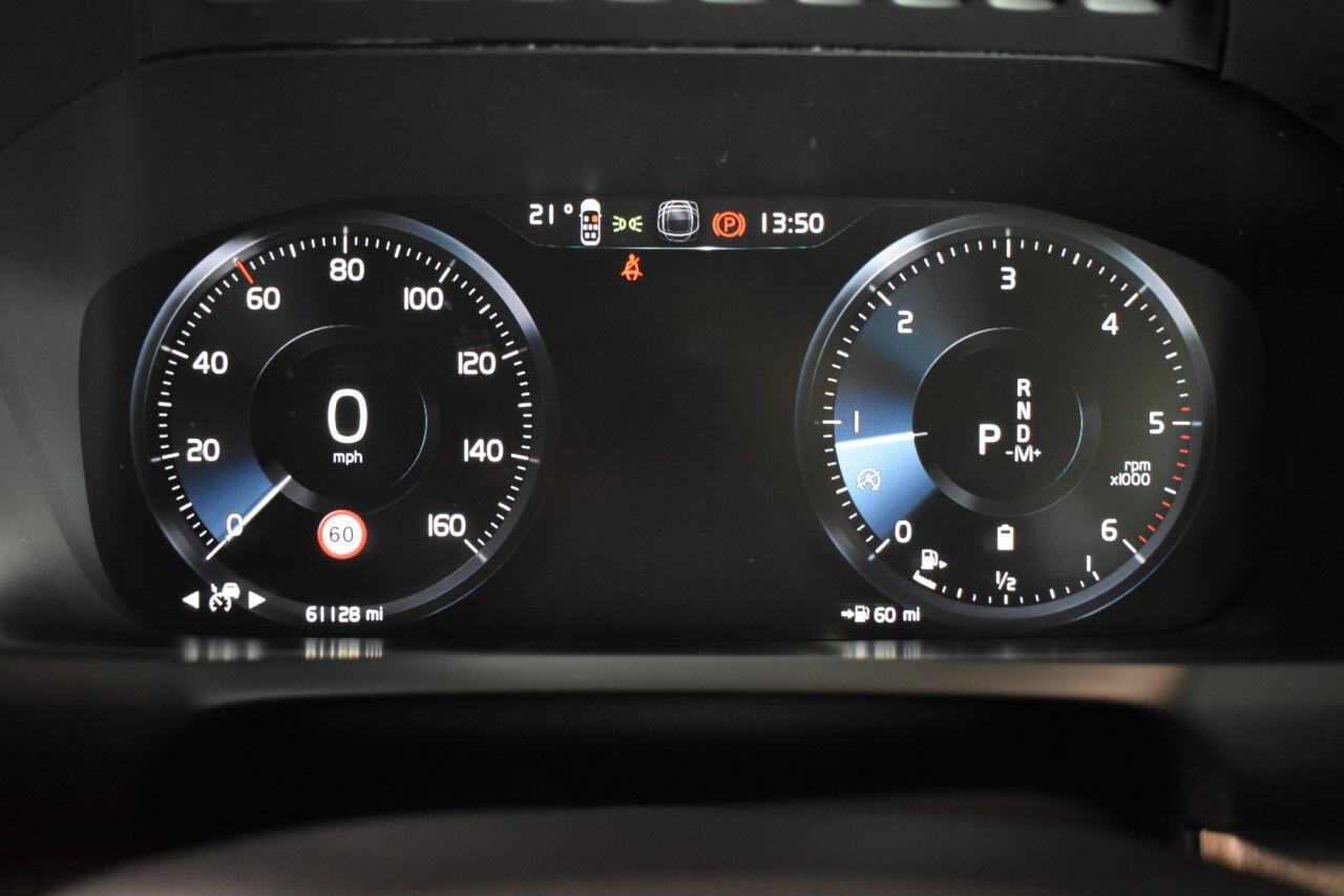 Volvo XC90 view 30