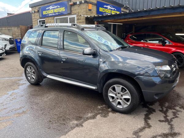 Grey 2016 Dacia Duster SUV/Crossover Front-wheel drive Manual