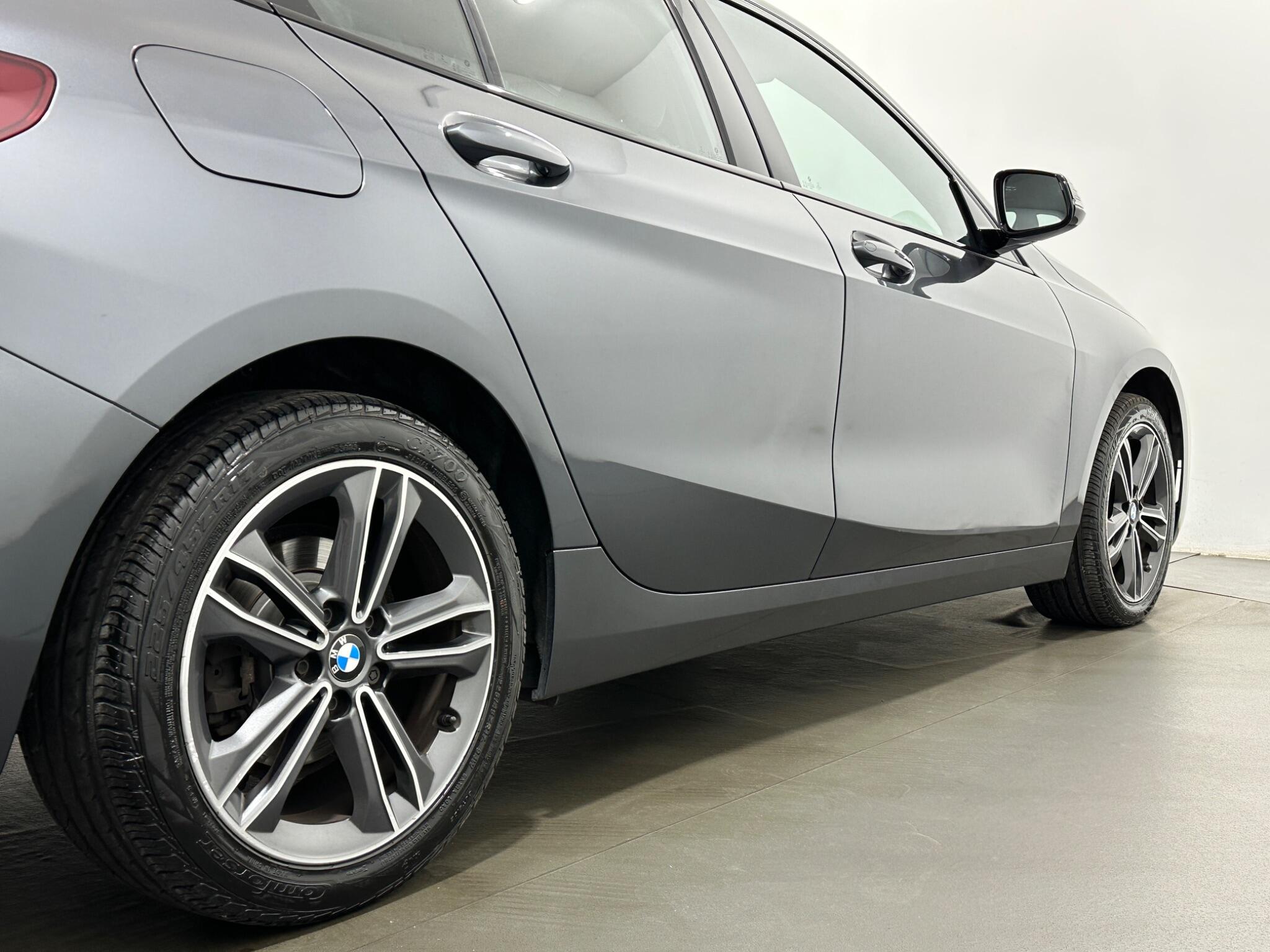 BMW 1 Series view 50