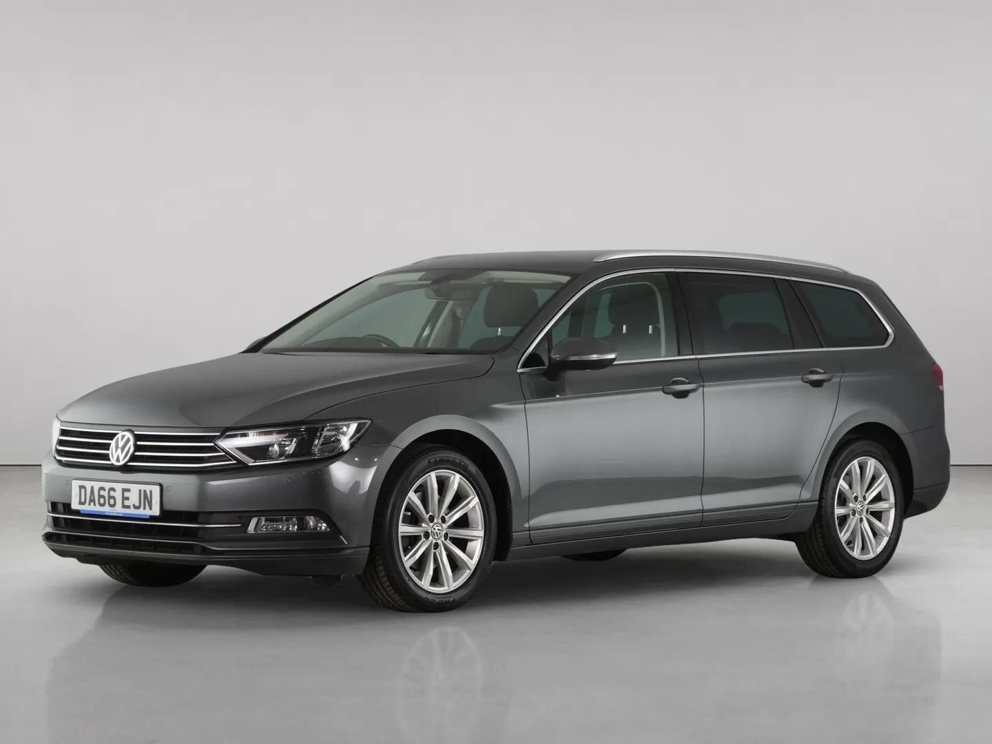 Volkswagen Passat view 2
