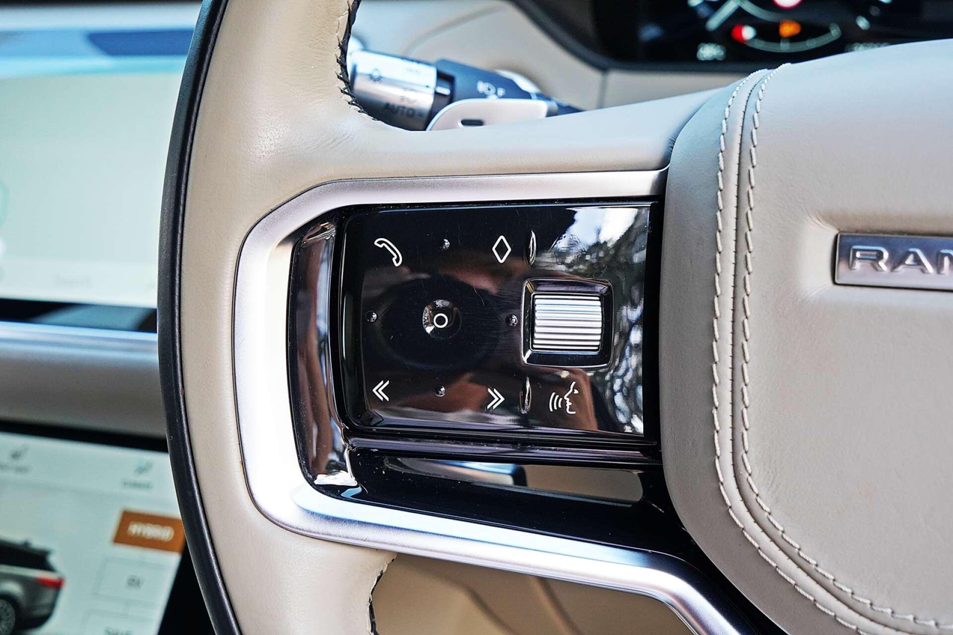 Land Rover Range Rover Velar view 29