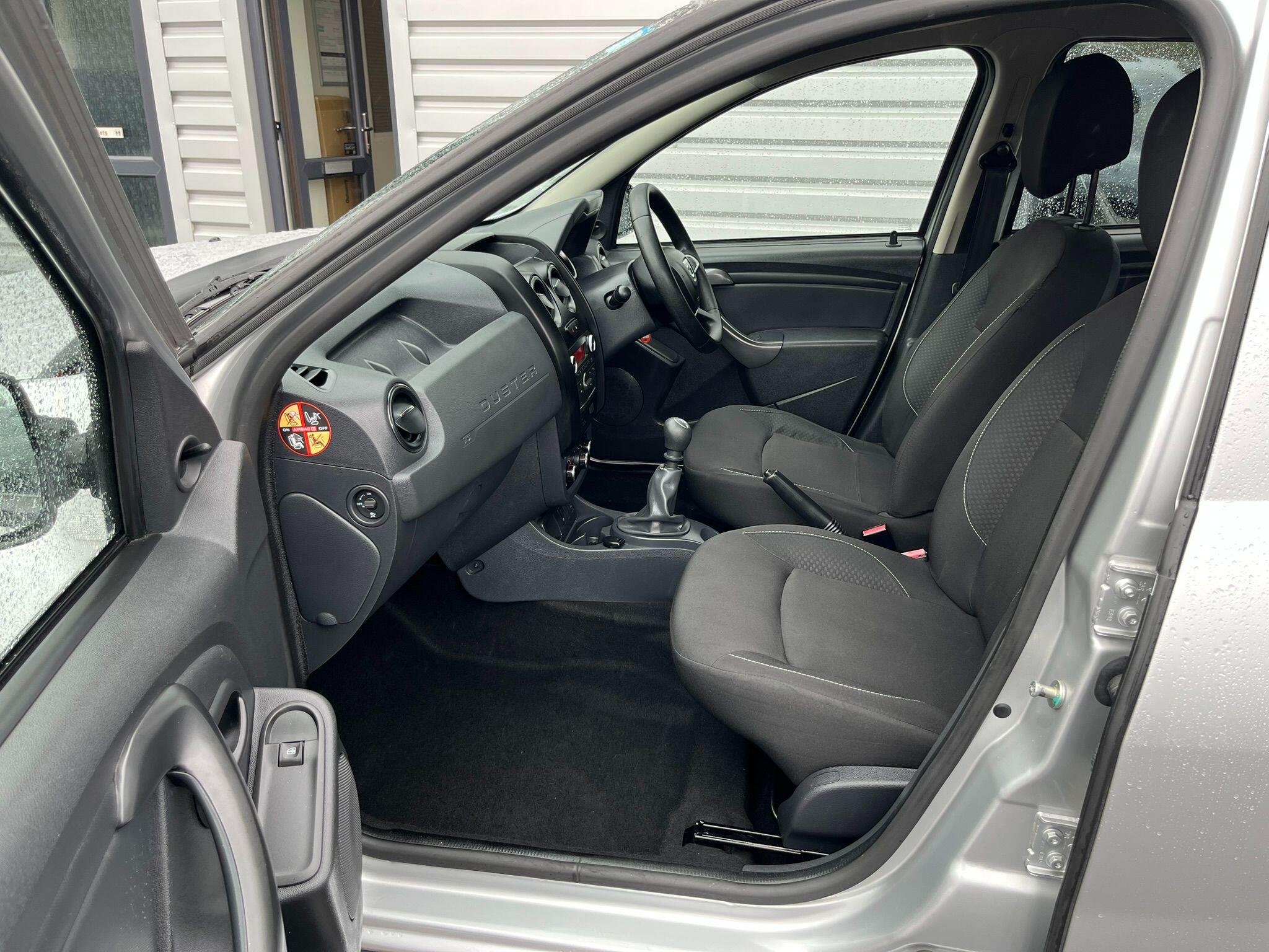 Dacia Duster view 24