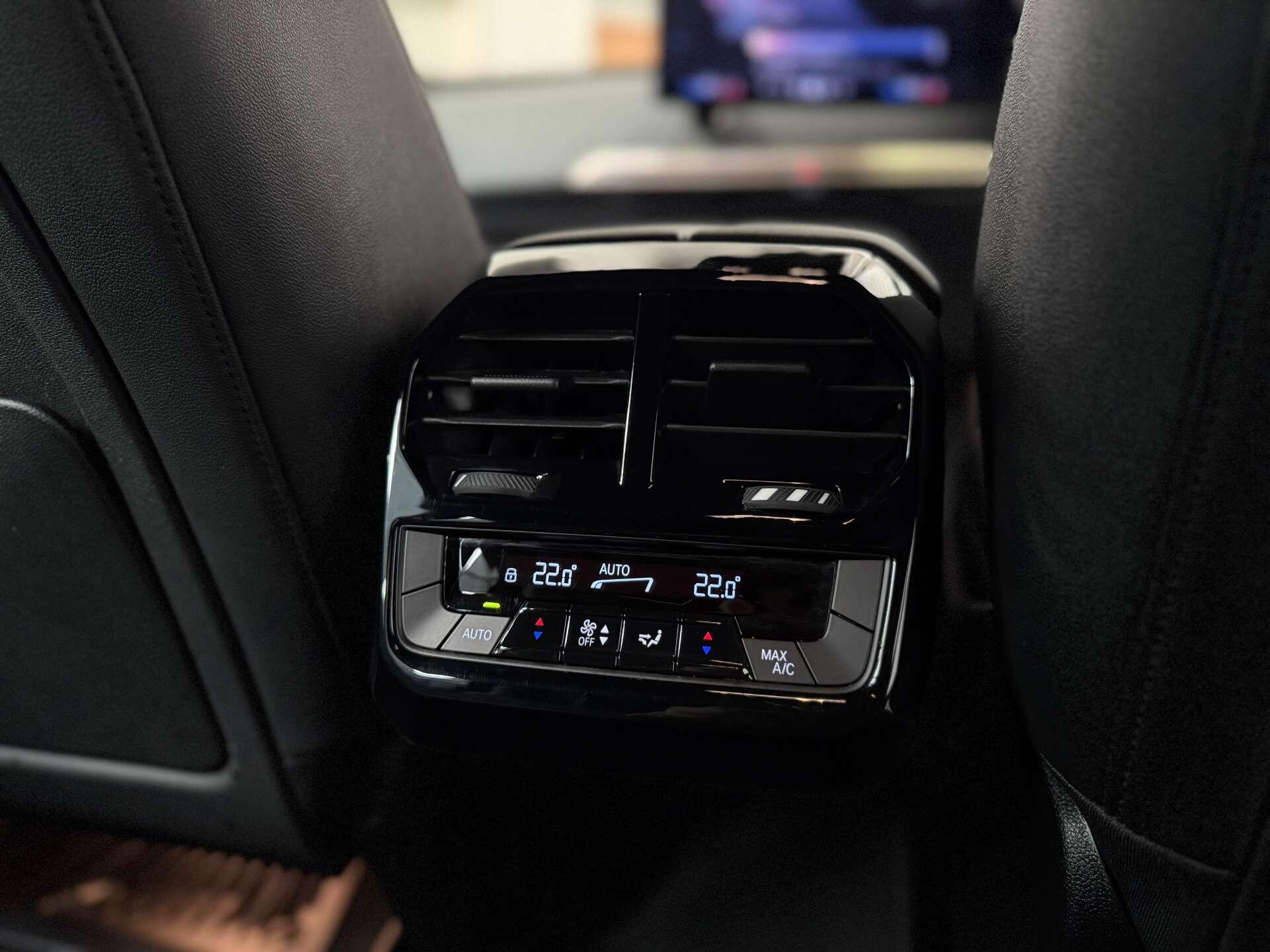 BMW Ix view 24