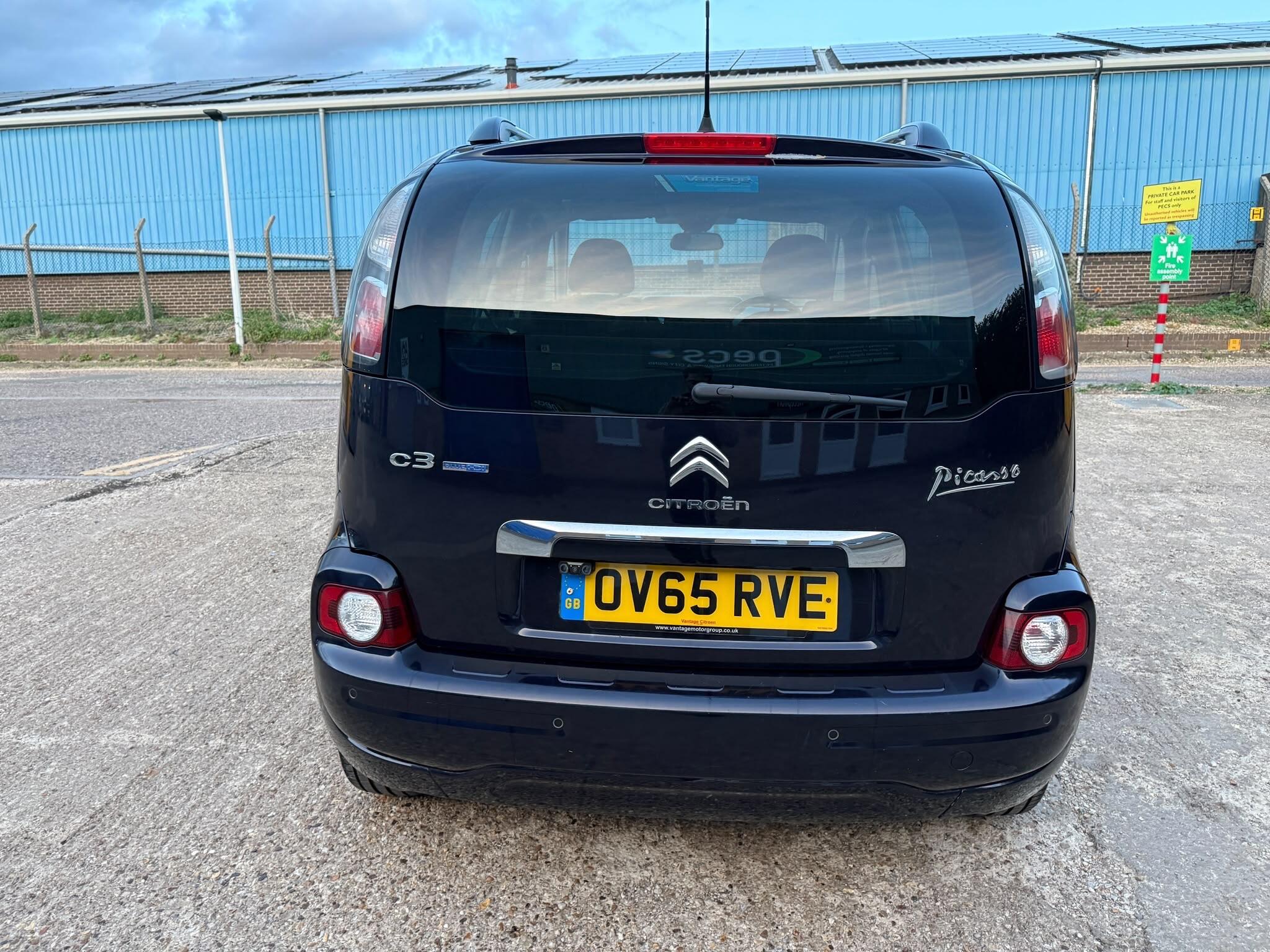 Citroen C3 Picasso view 17