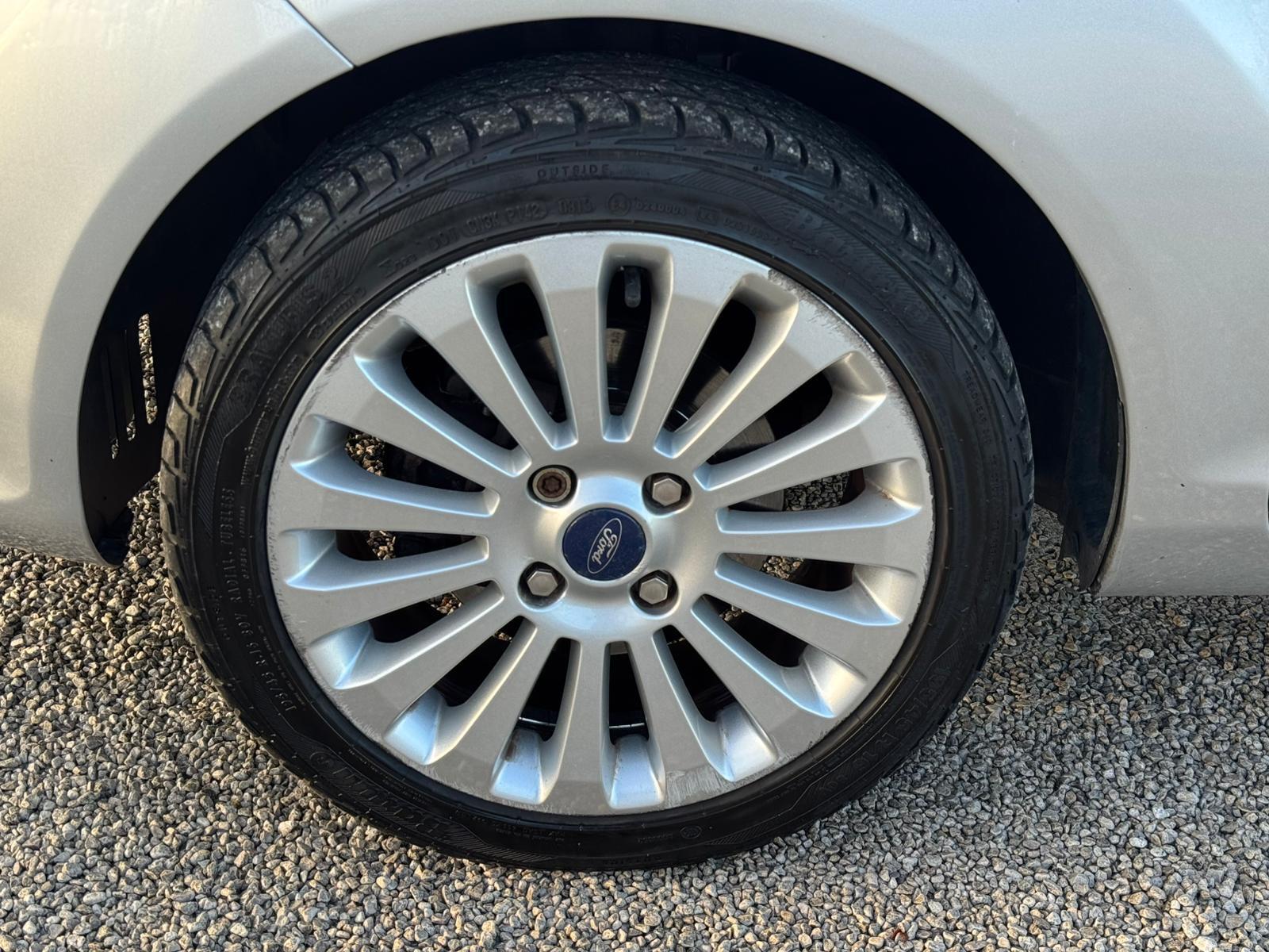 2009 Ford Fiesta image 27