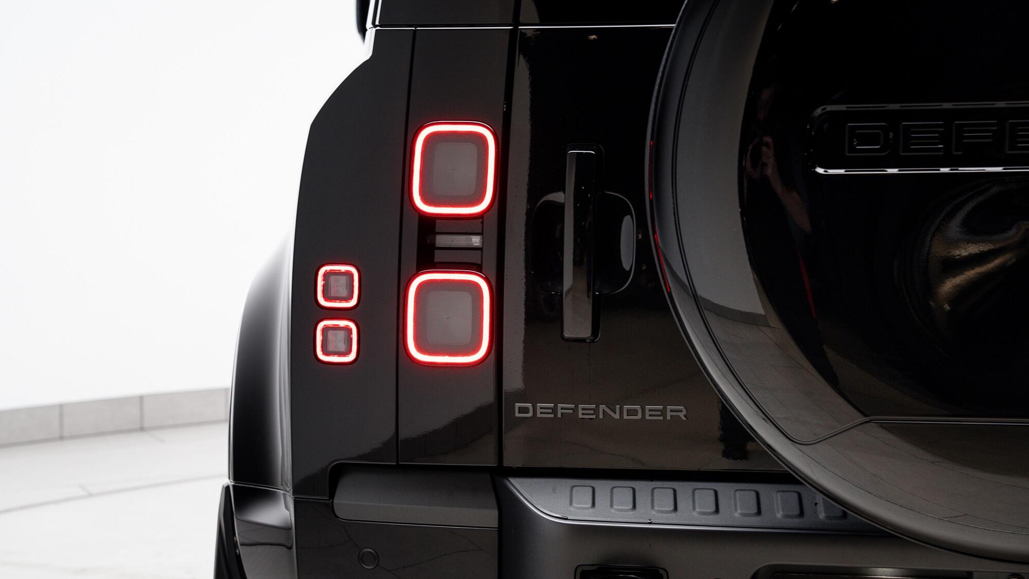 Land Rover Defender view 15