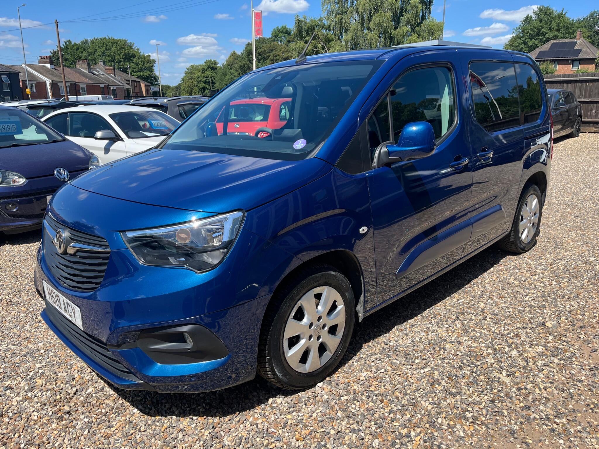 Vauxhall Combo Life view 8