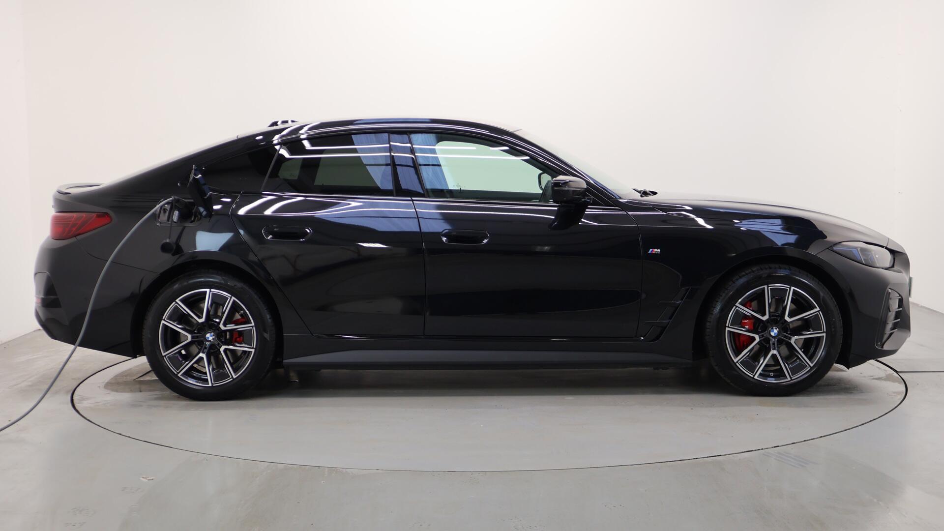 BMW i4 view 24