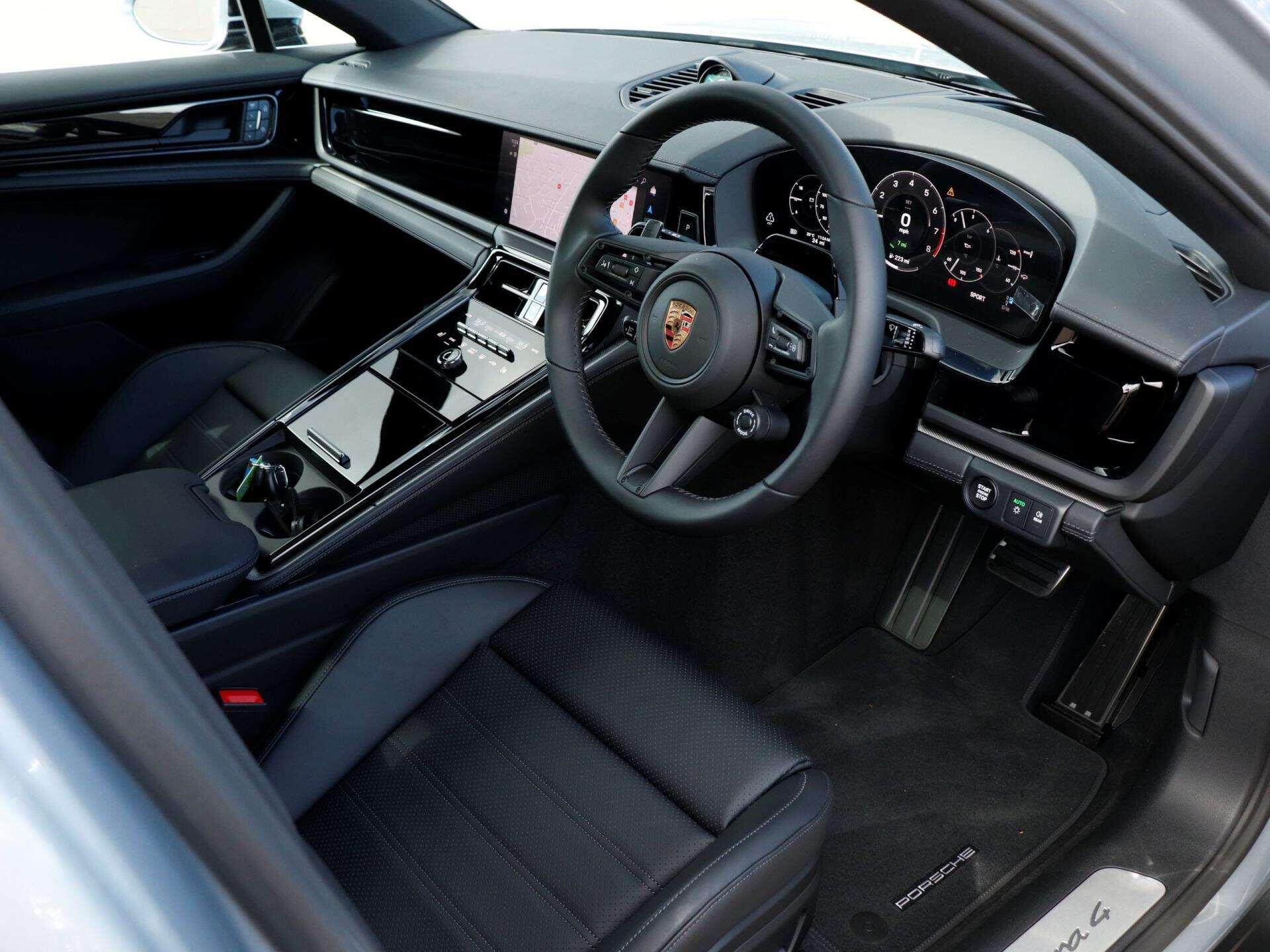 Porsche Panamera view 10