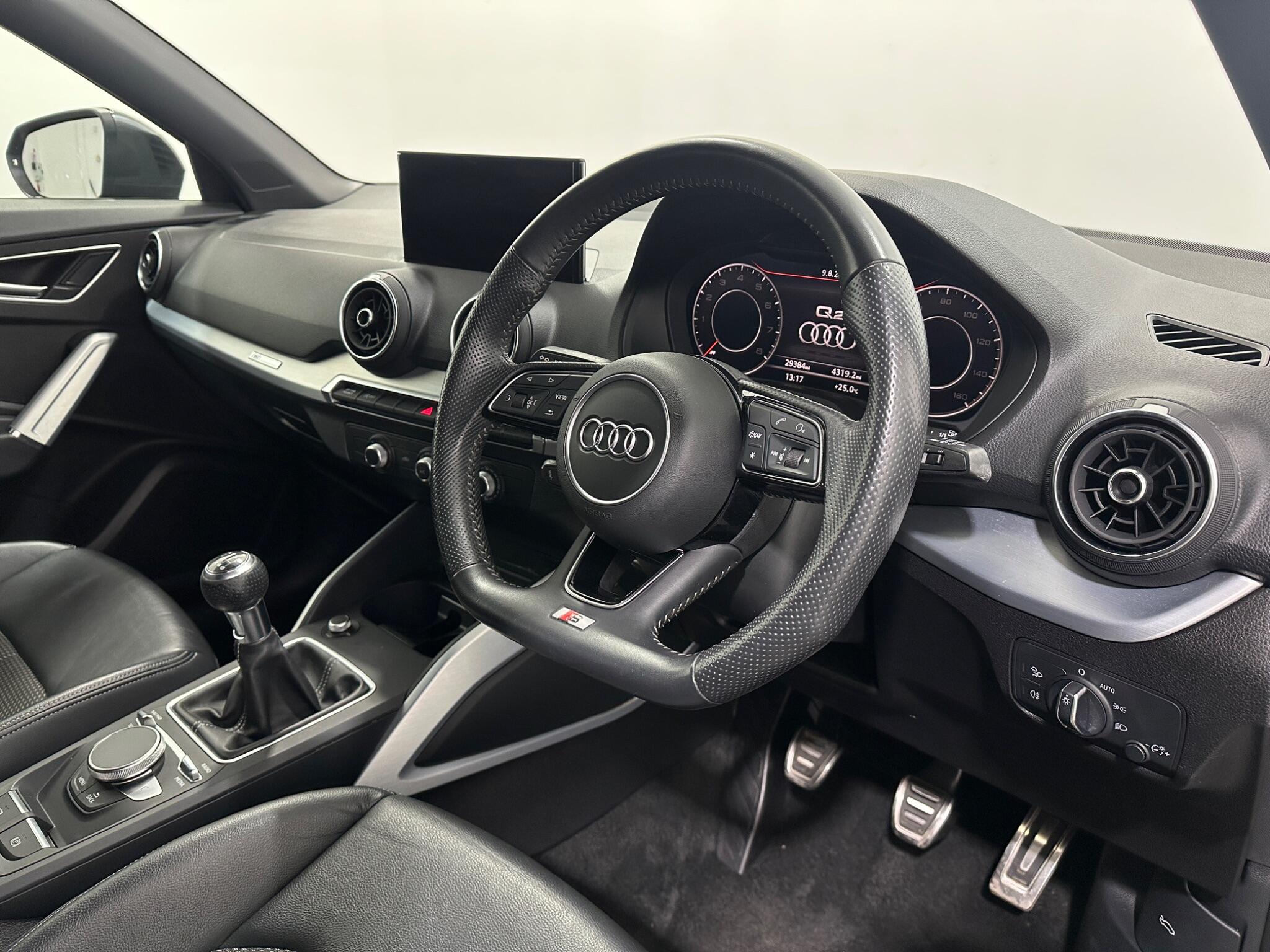 Audi Q2 view 11