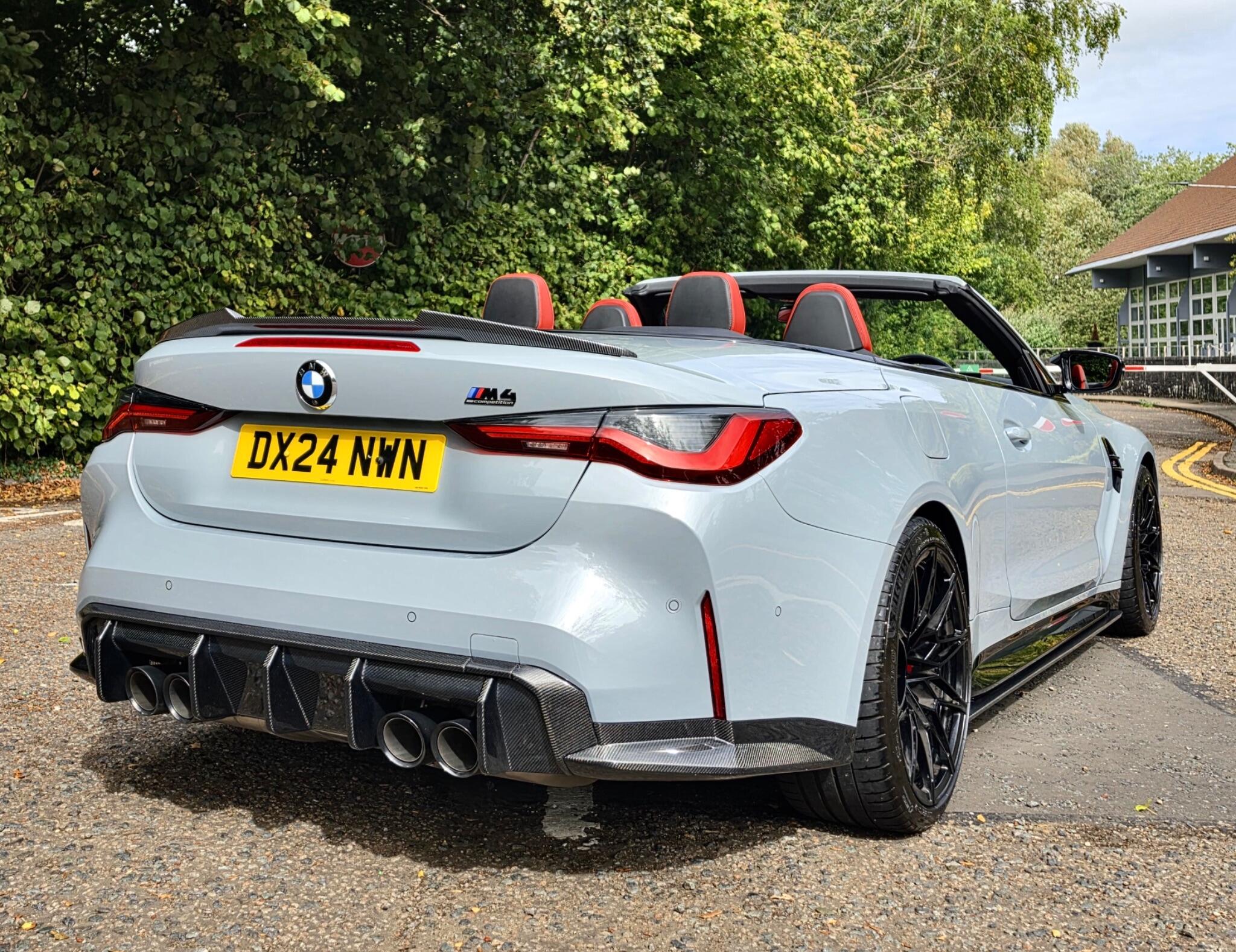BMW M4 view 3