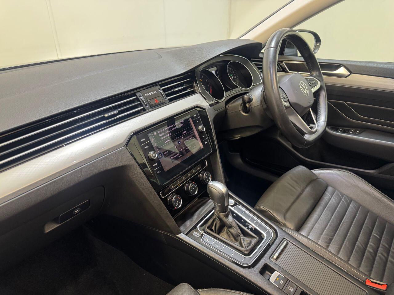 Volkswagen Passat view 35