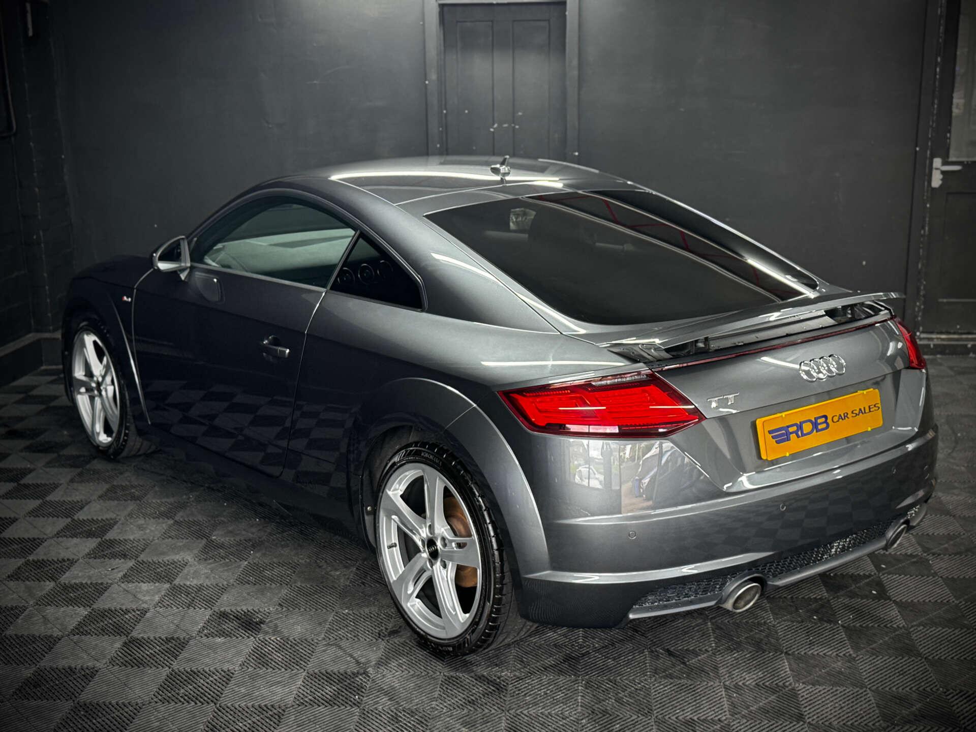 Audi TT view 35