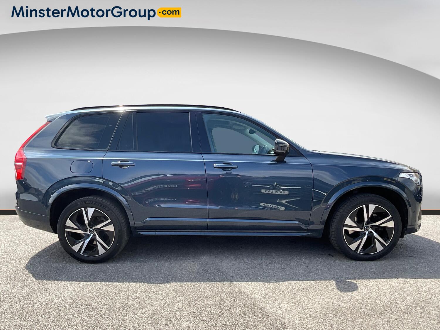 Volvo XC90 view 2
