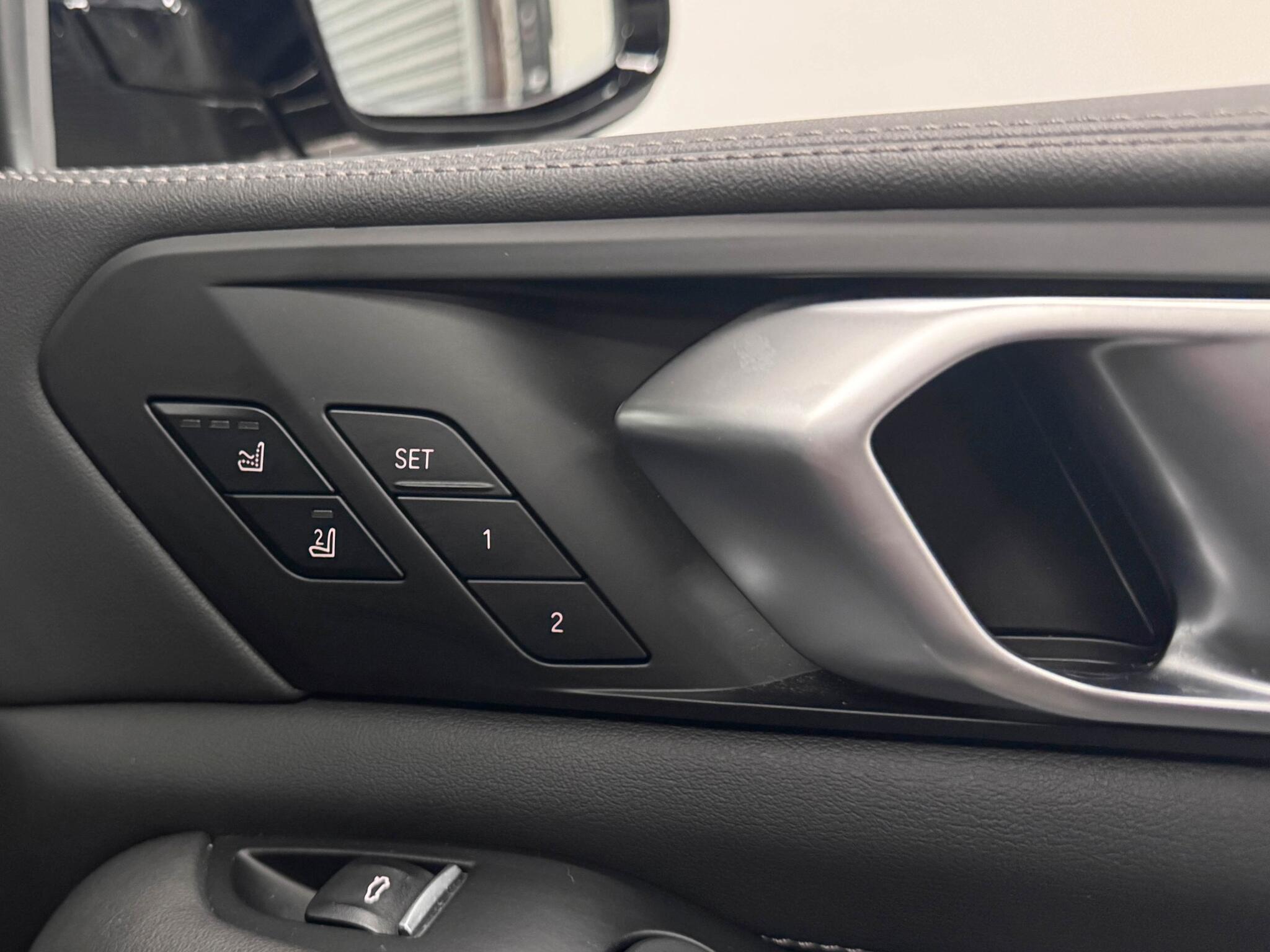 BMW X5 view 21