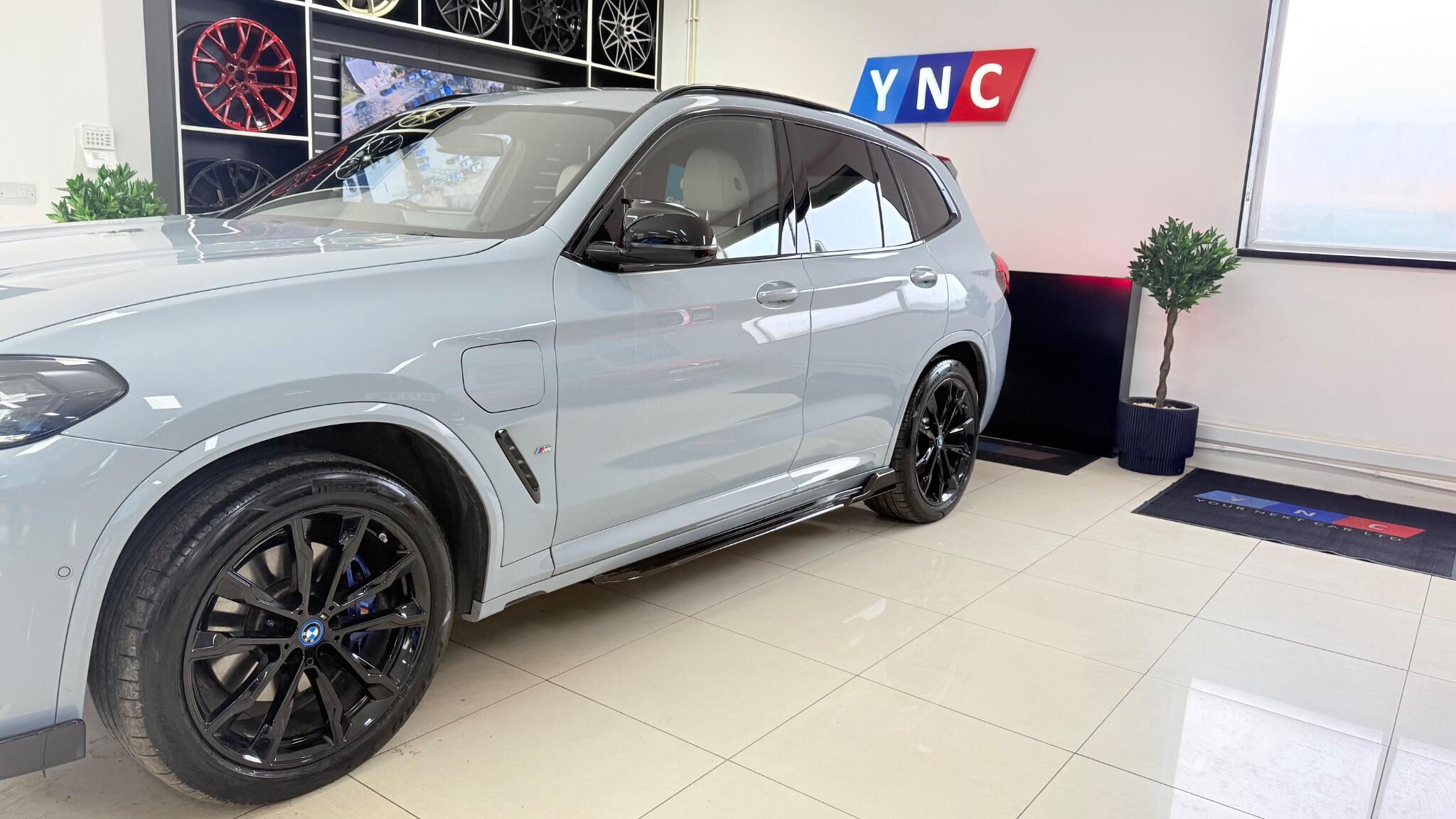 BMW X3 view 9