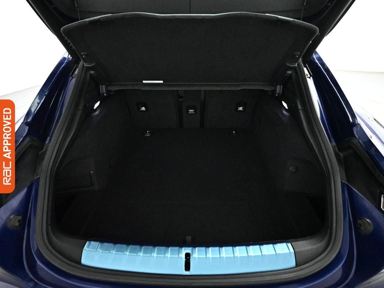 Porsche Taycan view 29